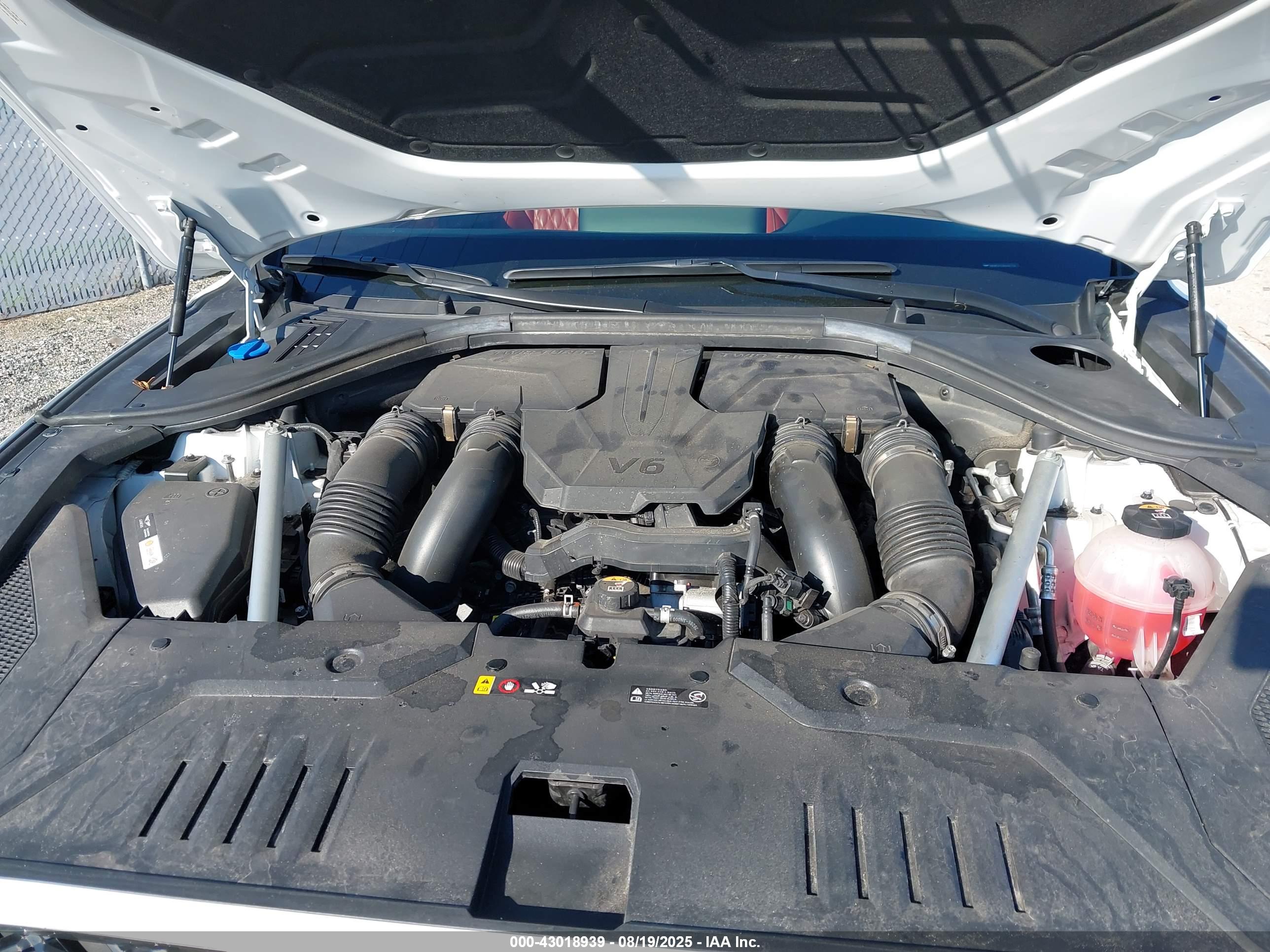 GENESIS GV70 image 10