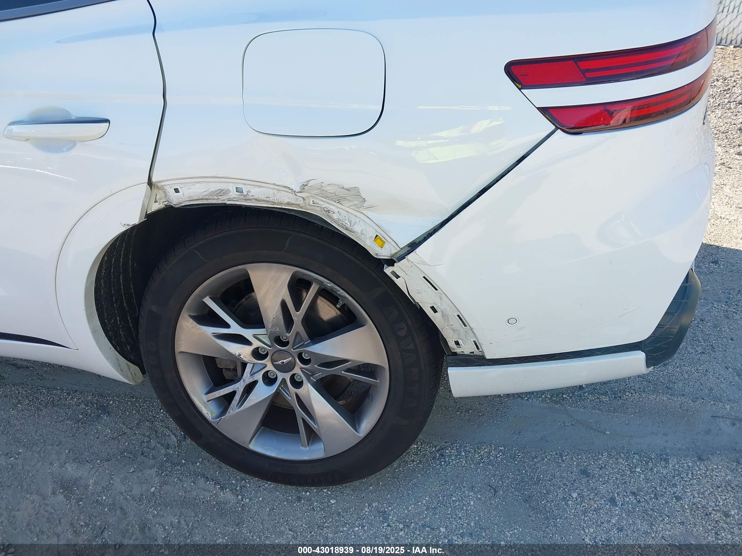 GENESIS GV70 image 6