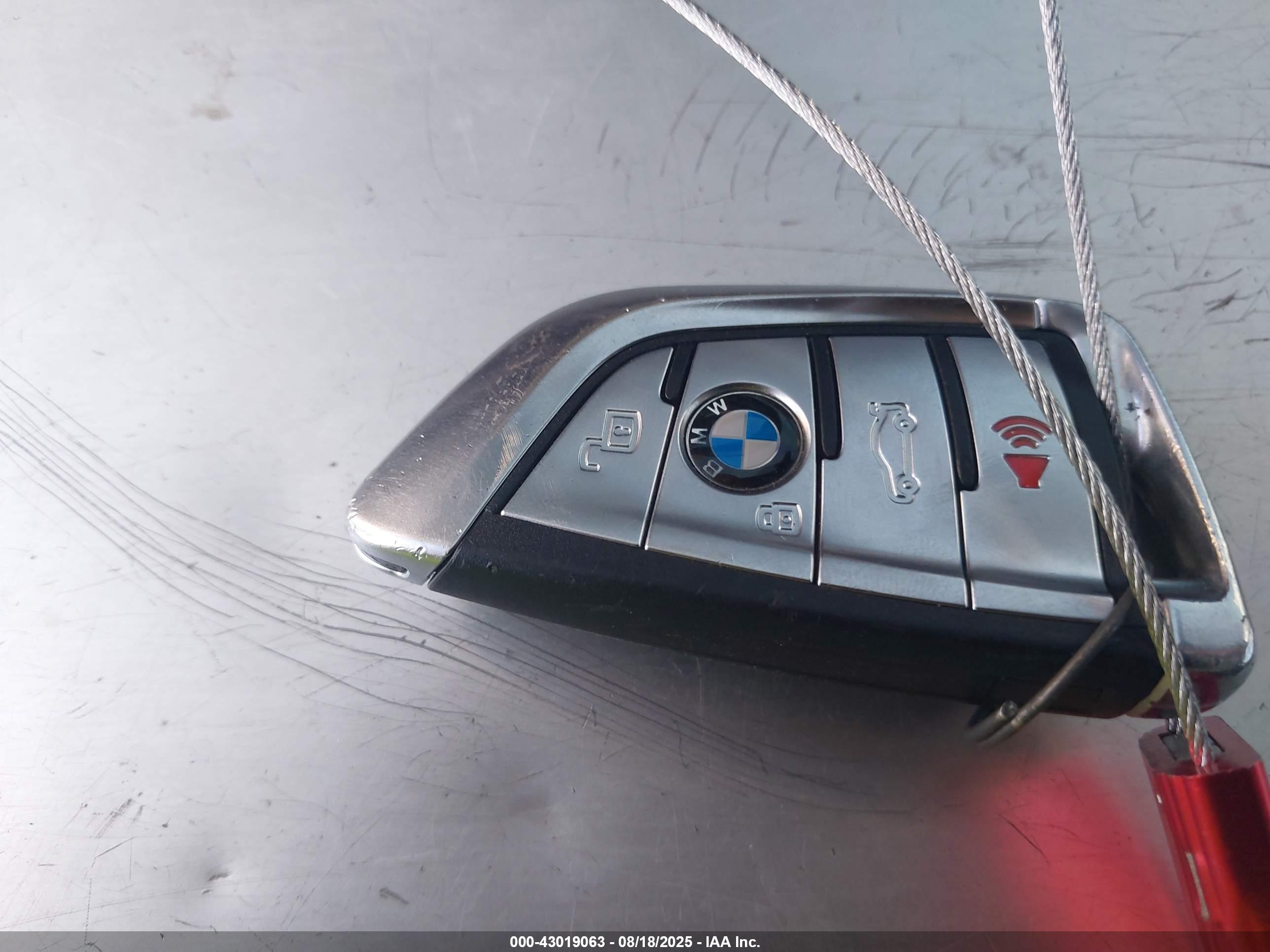 BMW 330I image 11
