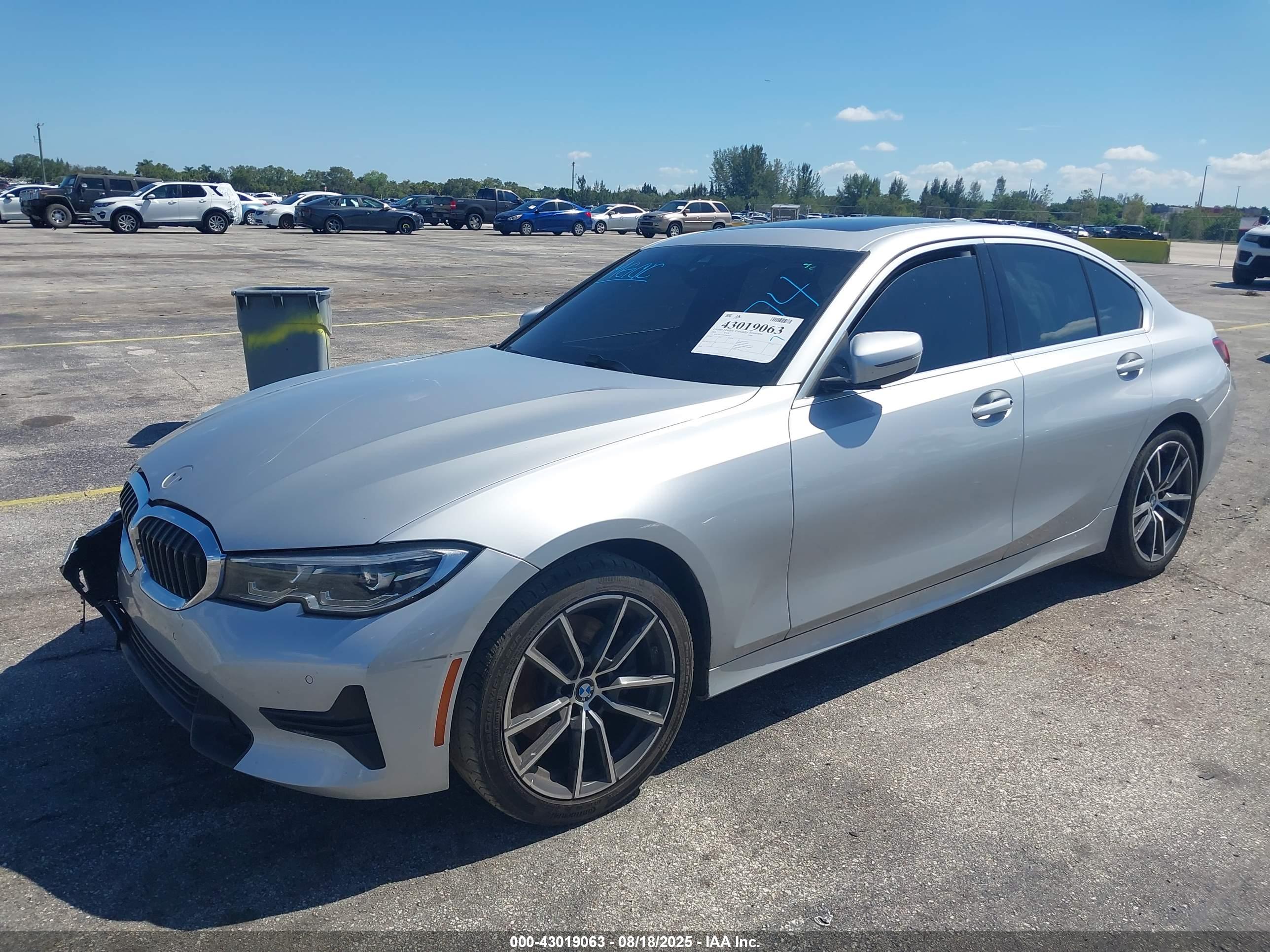 BMW 330I image 2