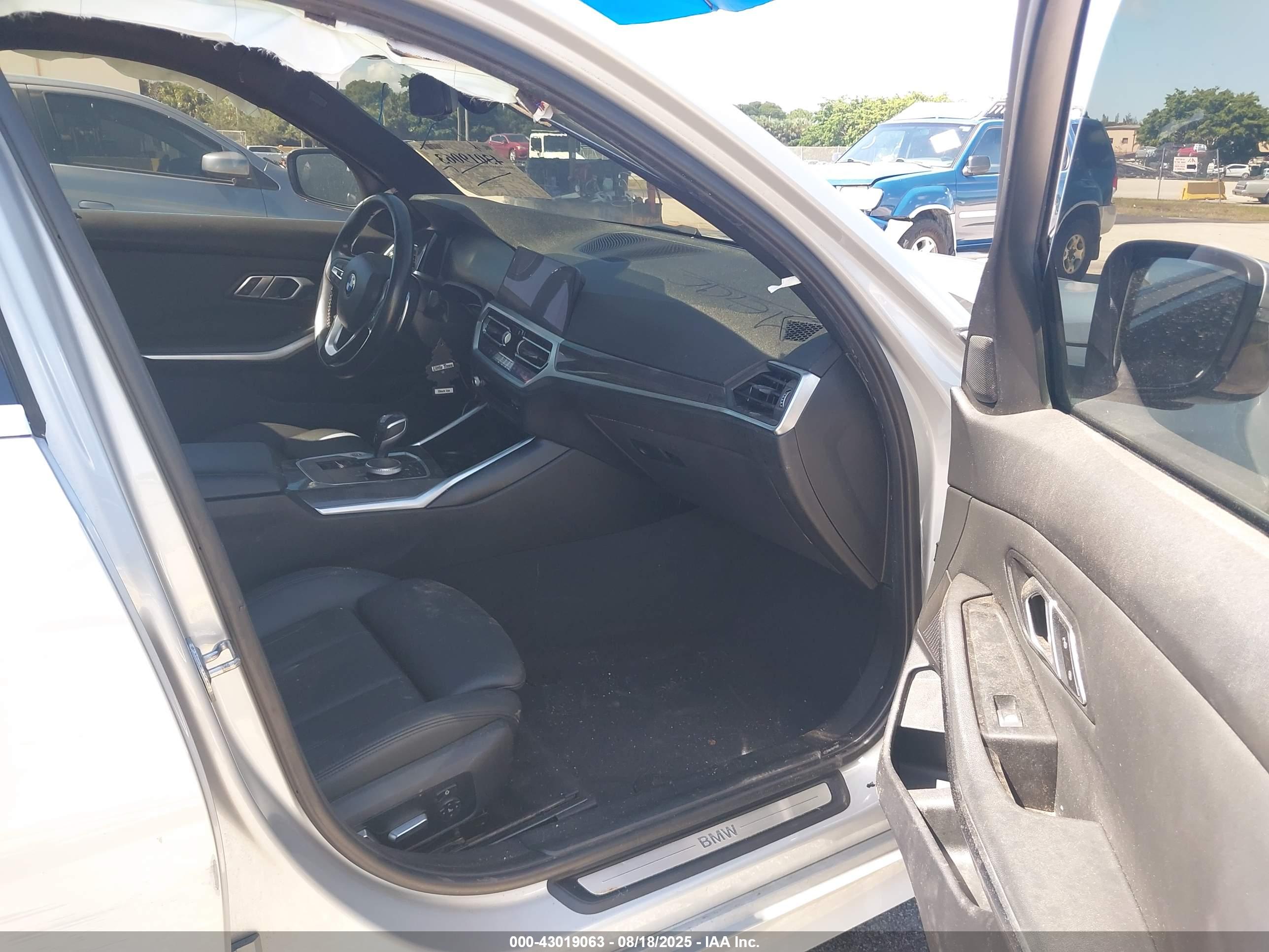 BMW 330I image 5