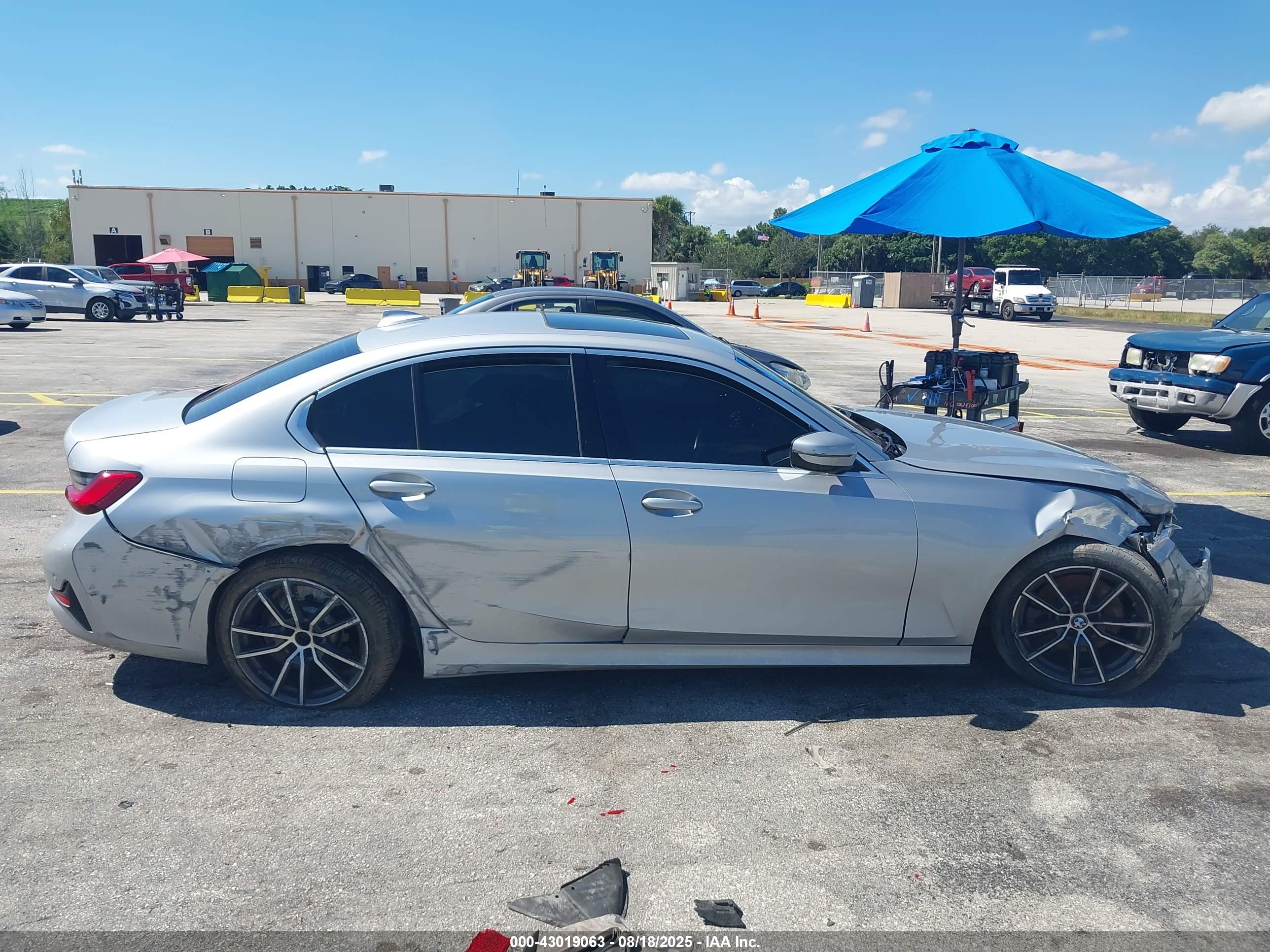 BMW 330I image 6