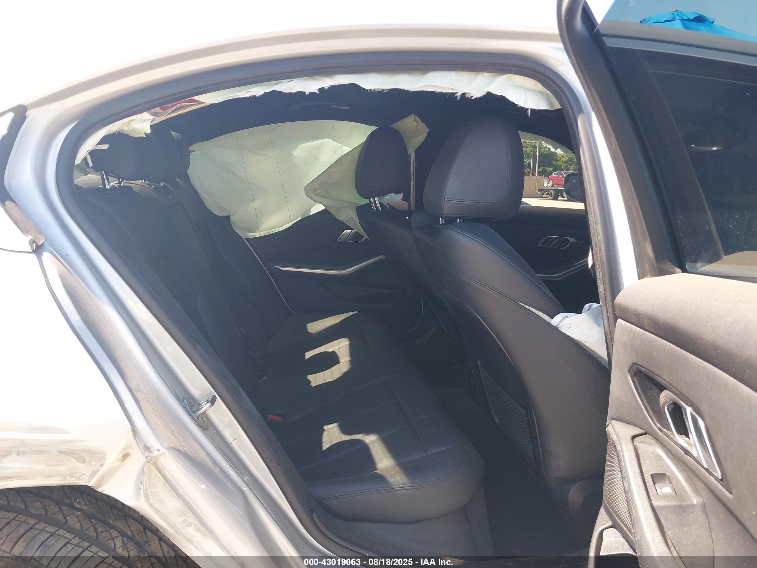 BMW 330I image 8