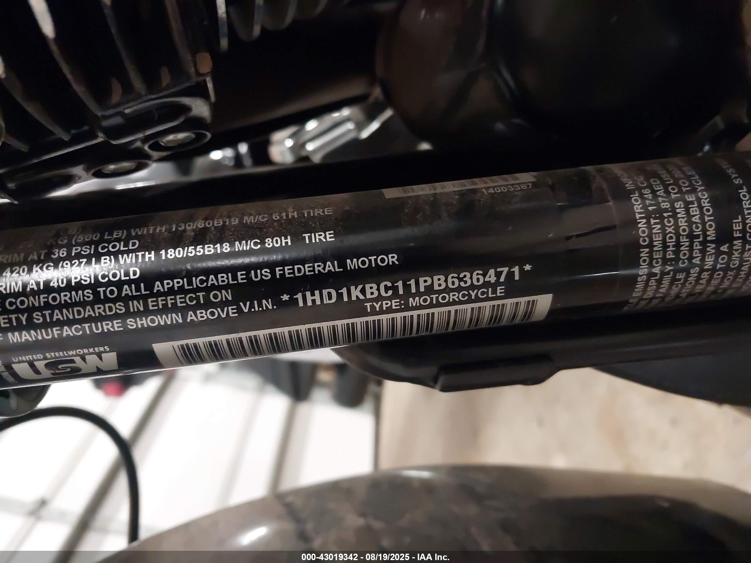 HARLEY-DAVIDSON FLHX image 10