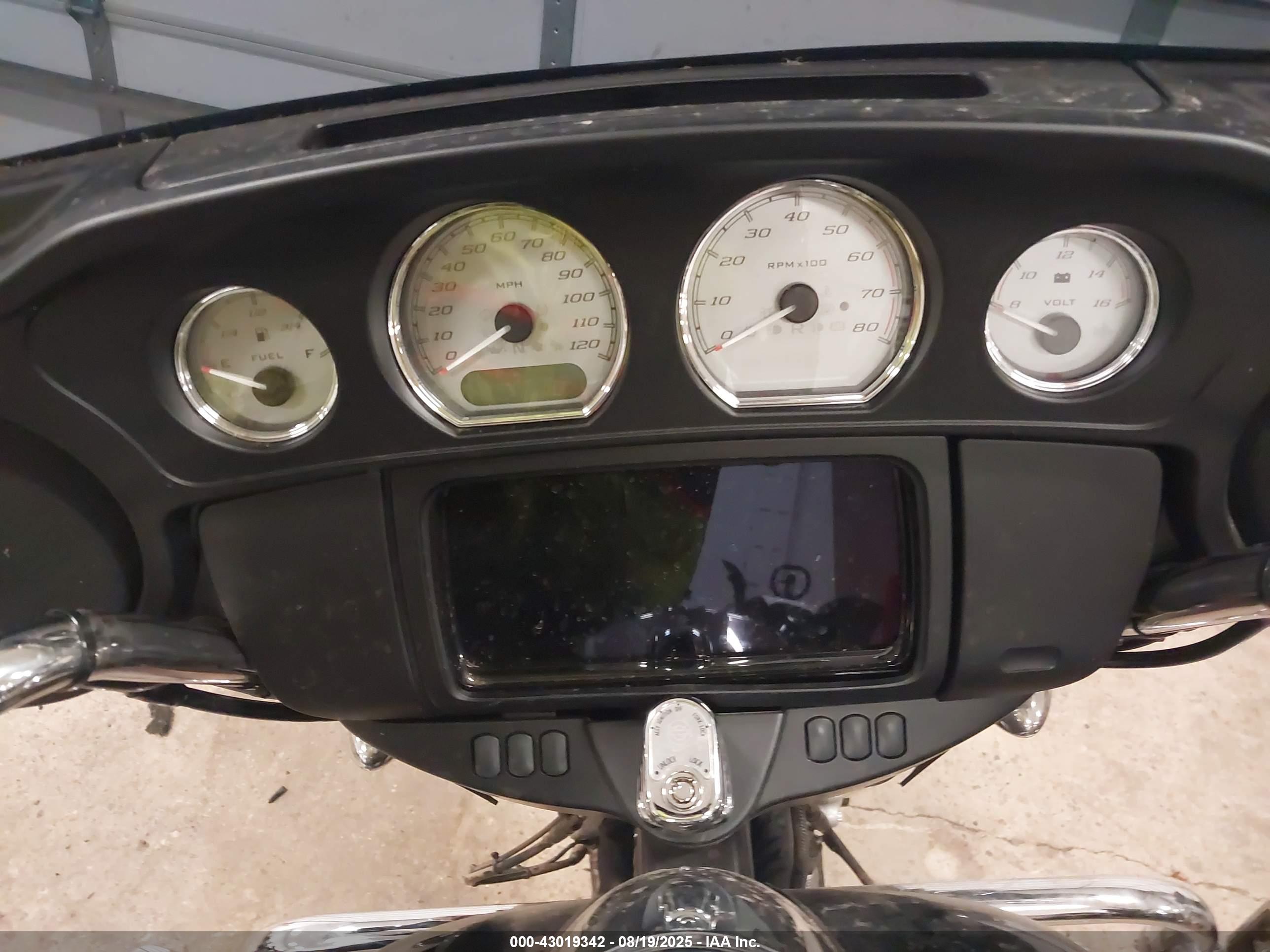 HARLEY-DAVIDSON FLHX image 7