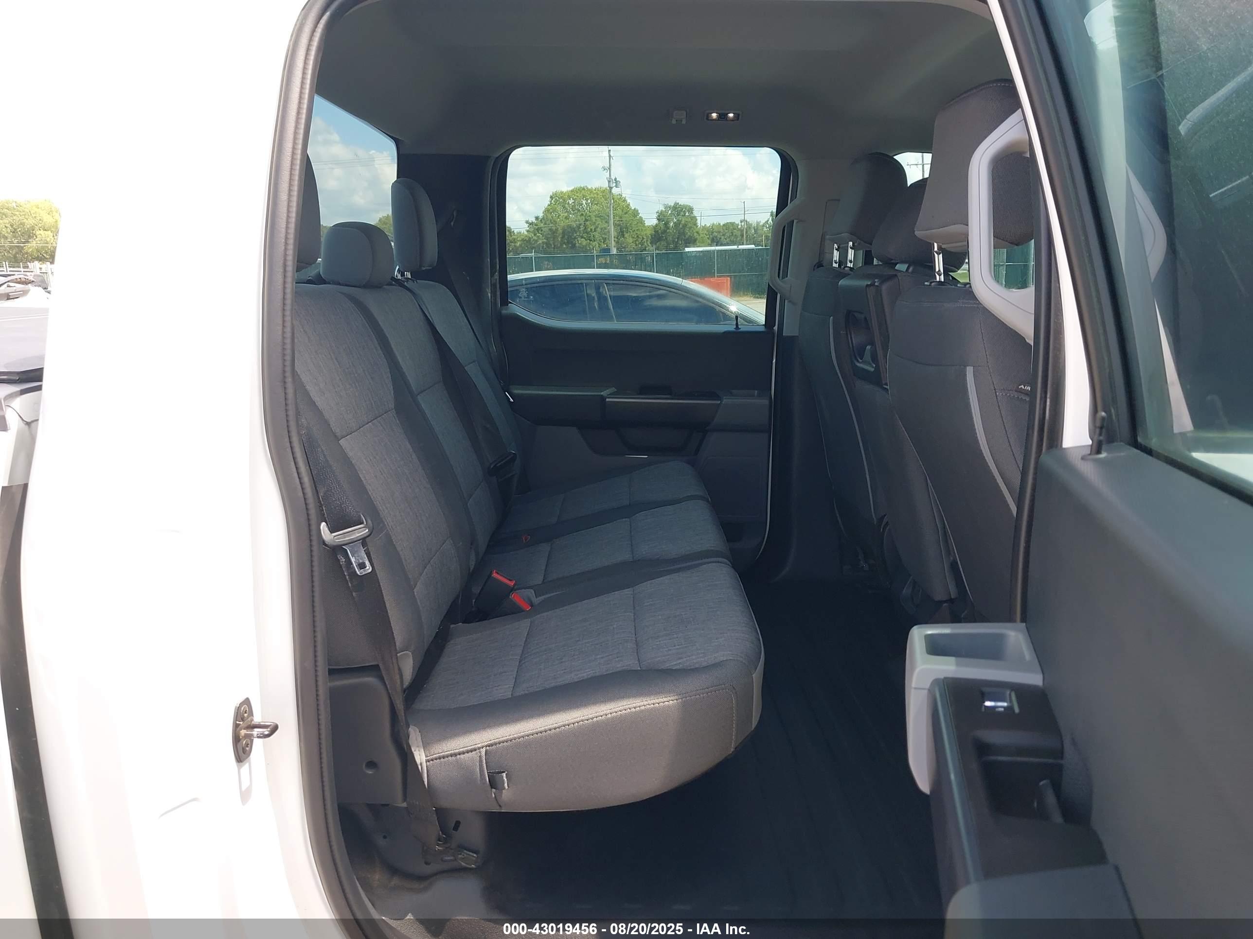 FORD F-150 image 8