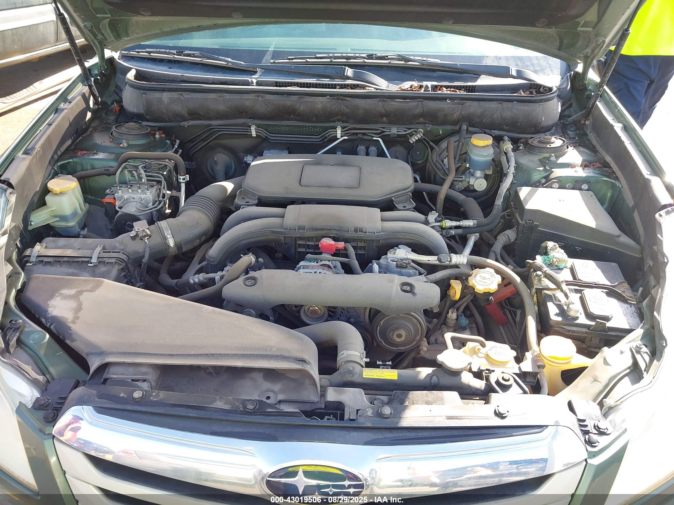 SUBARU OUTBACK image 10