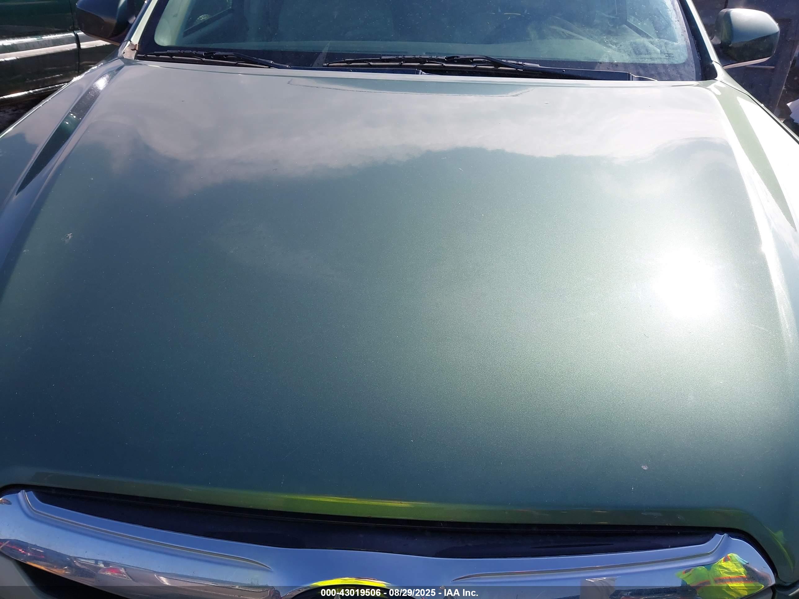SUBARU OUTBACK image 6