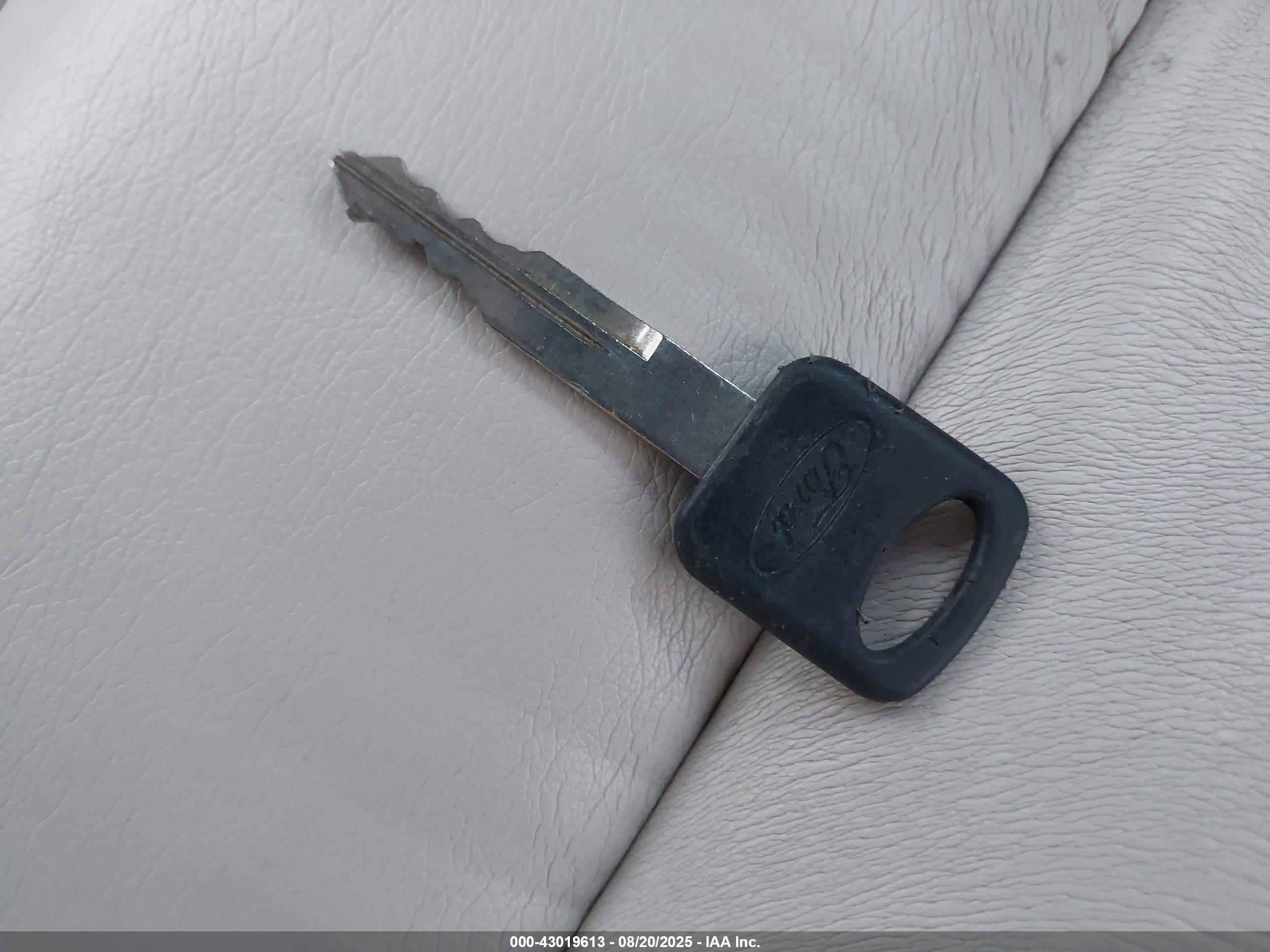 FORD F550 image 11