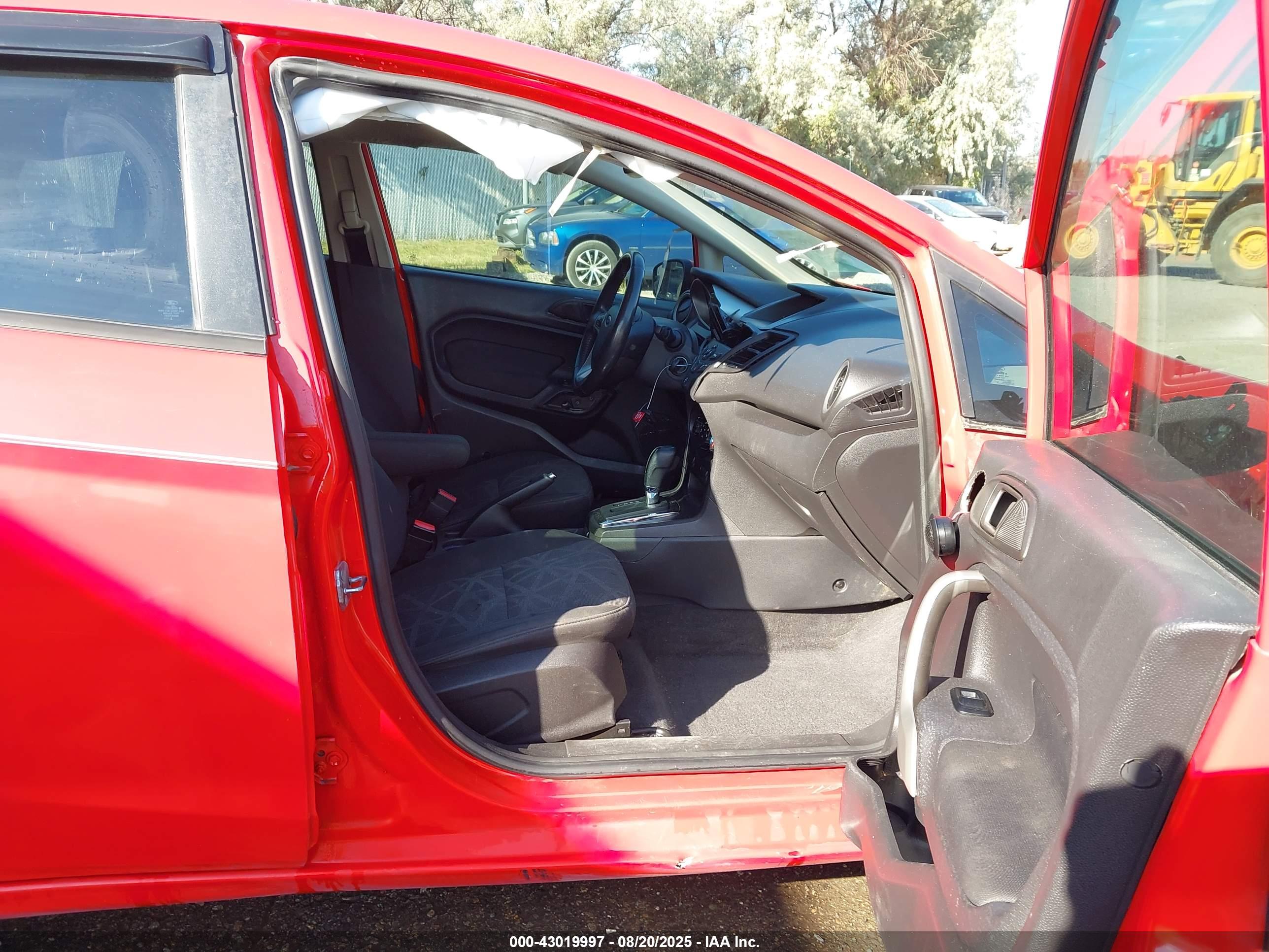 FORD FIESTA image 5