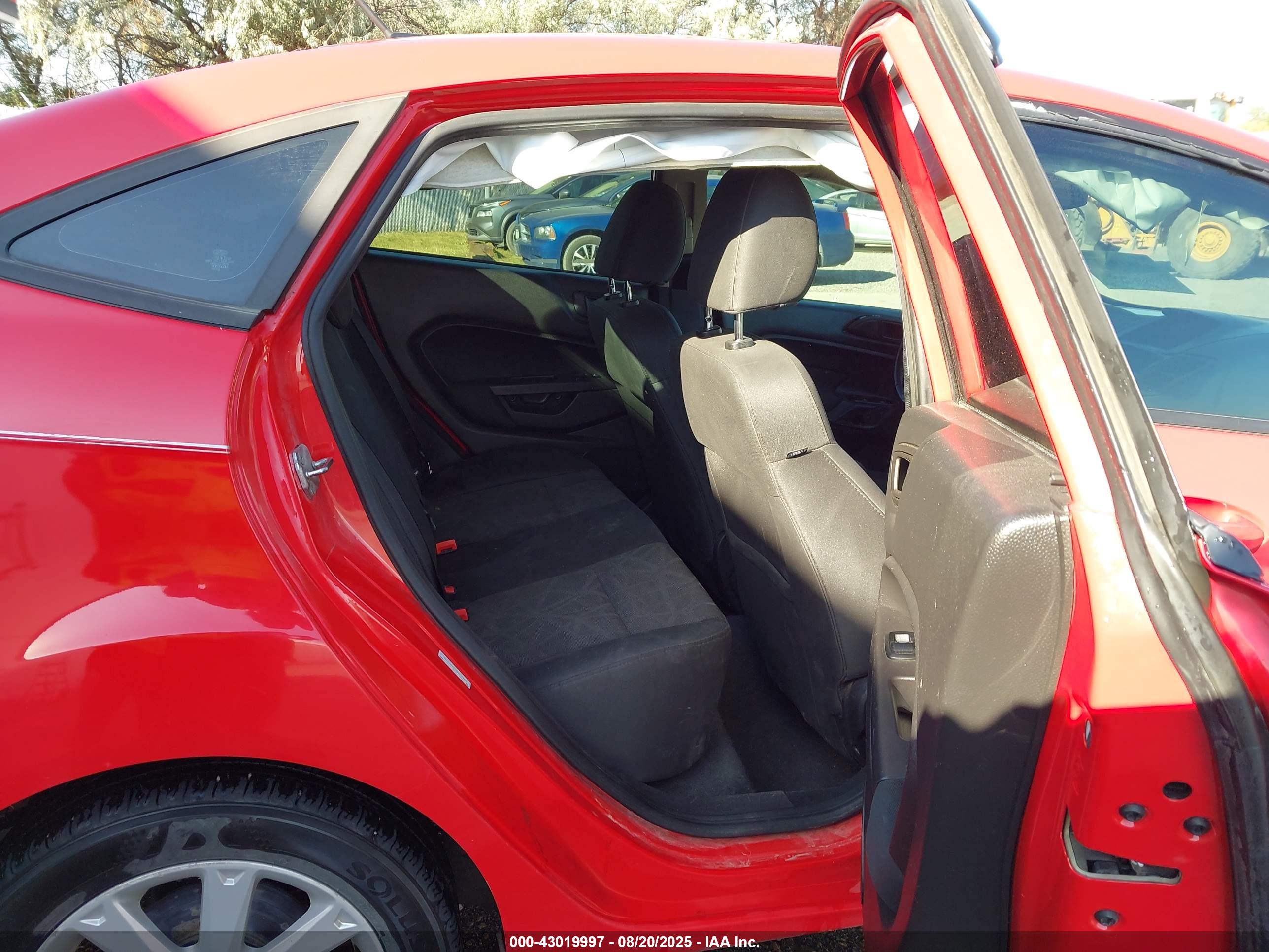 FORD FIESTA image 8