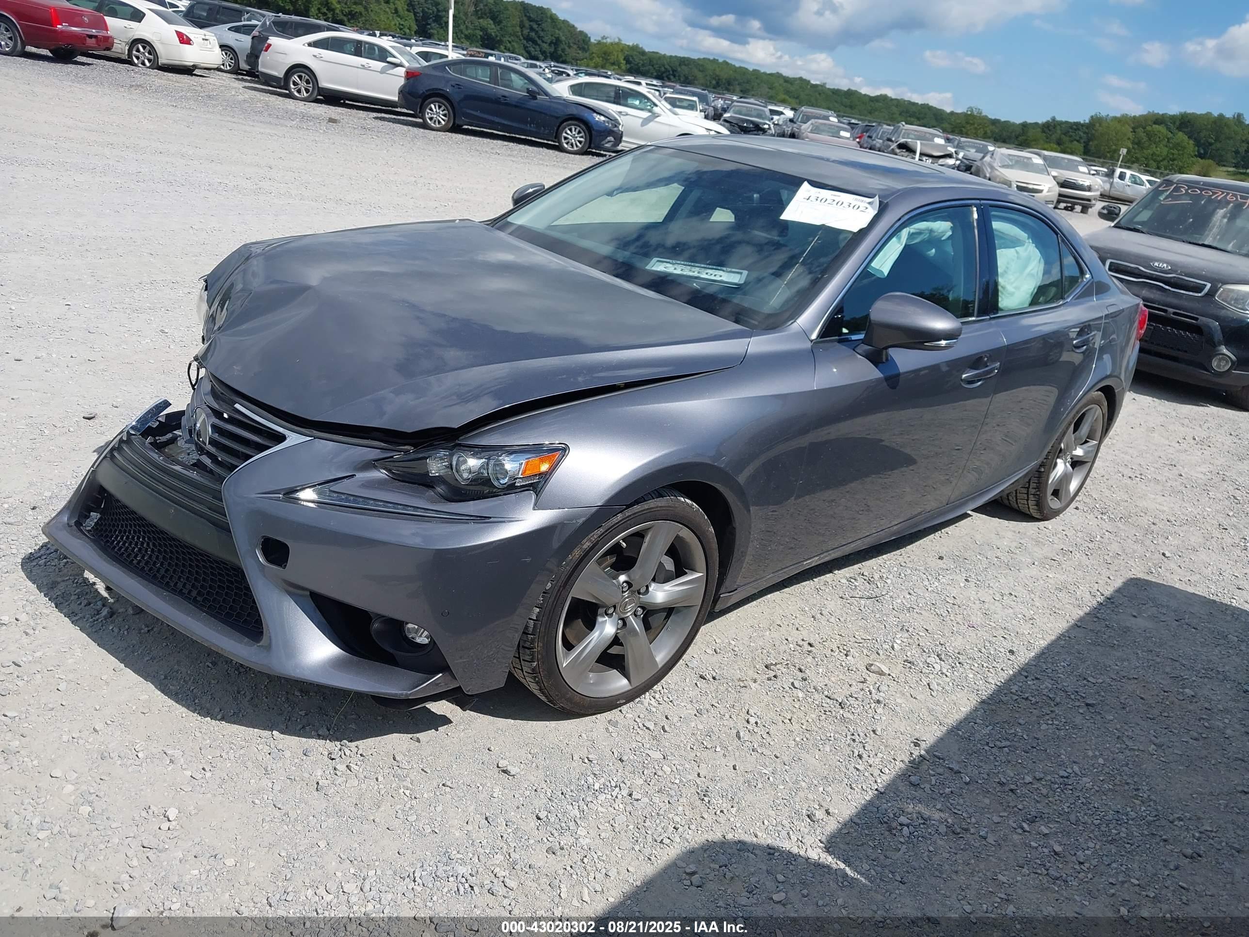 LEXUS IS image 2