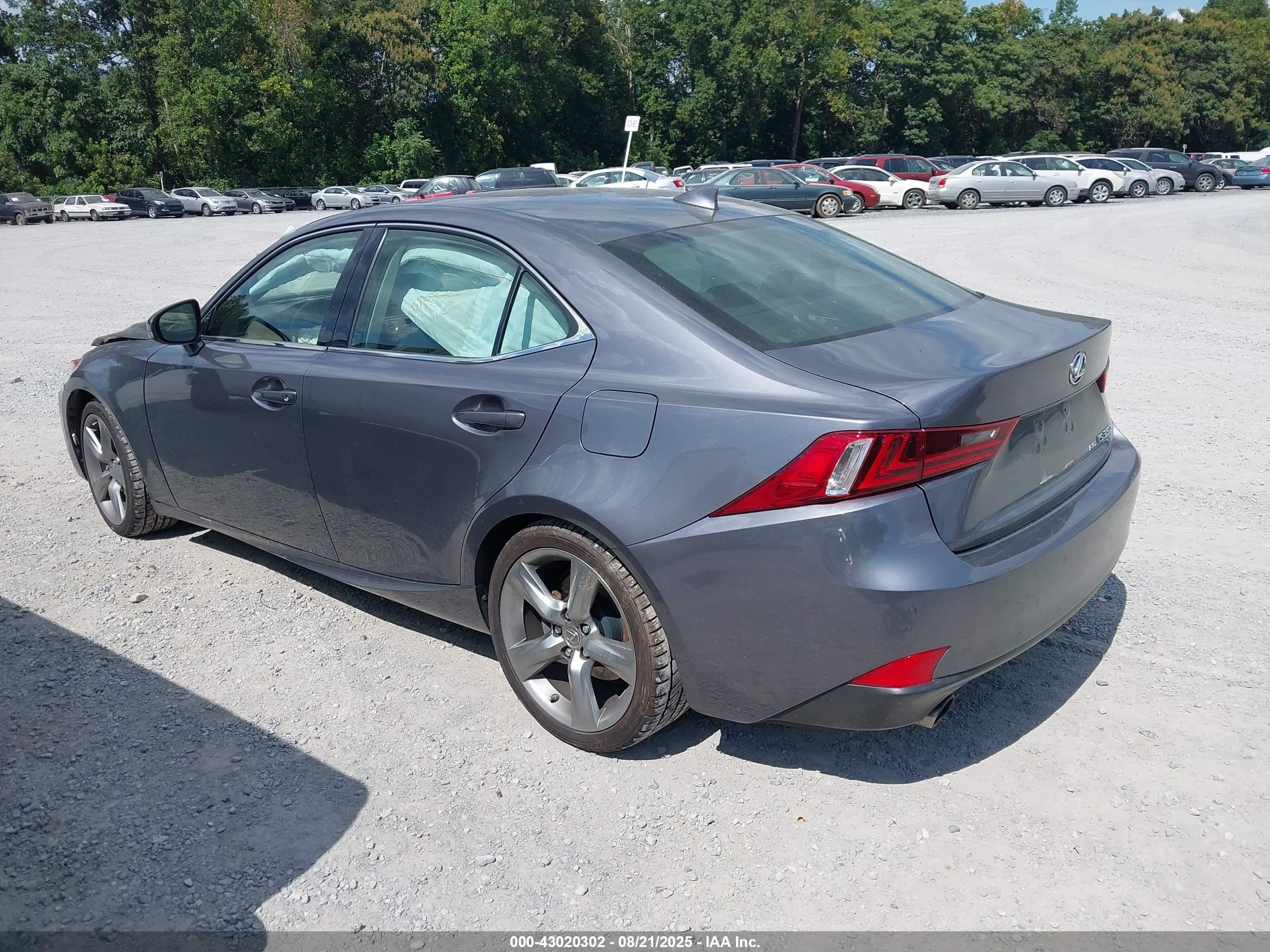 LEXUS IS image 3