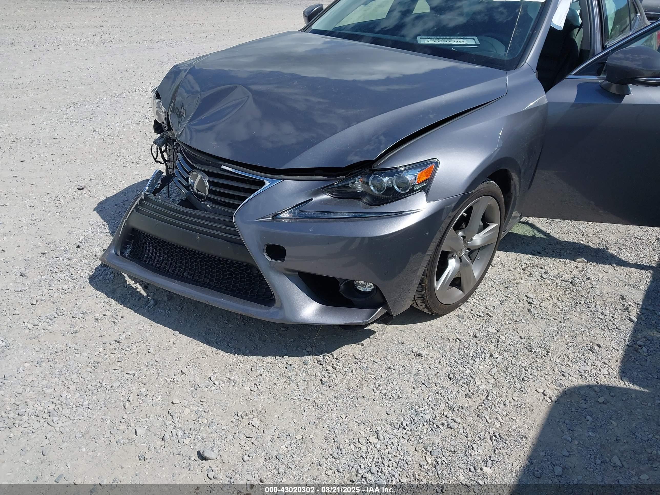 LEXUS IS image 6