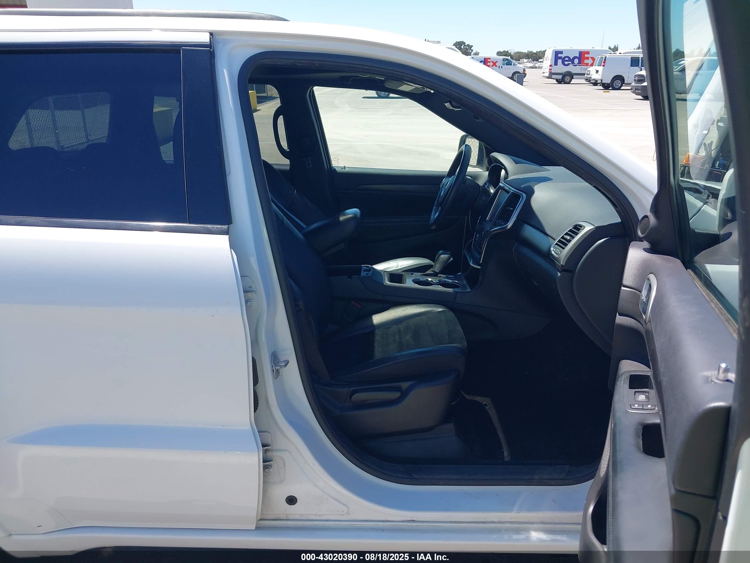 JEEP GRAND image 5