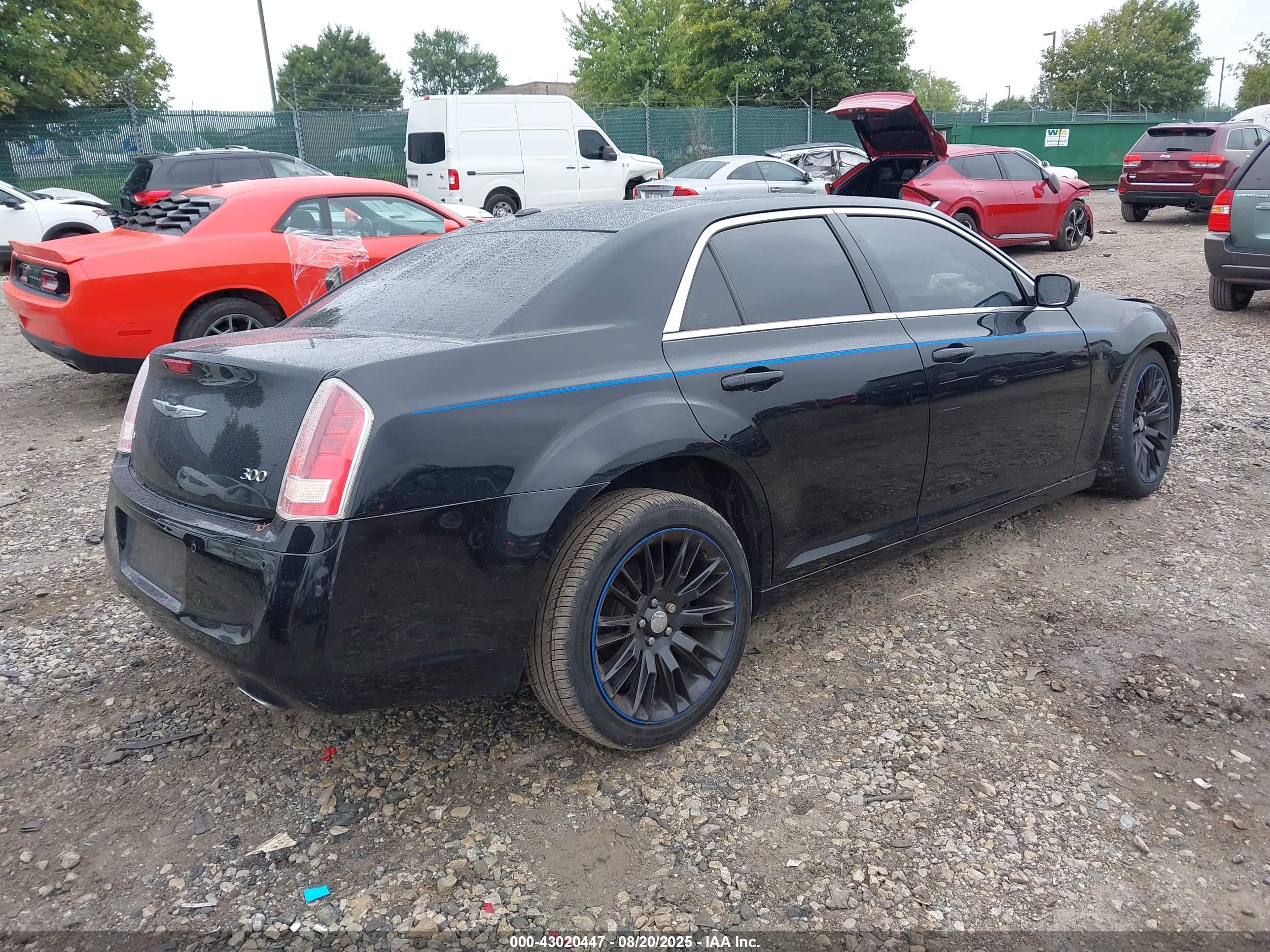 CHRYSLER 300 image 4