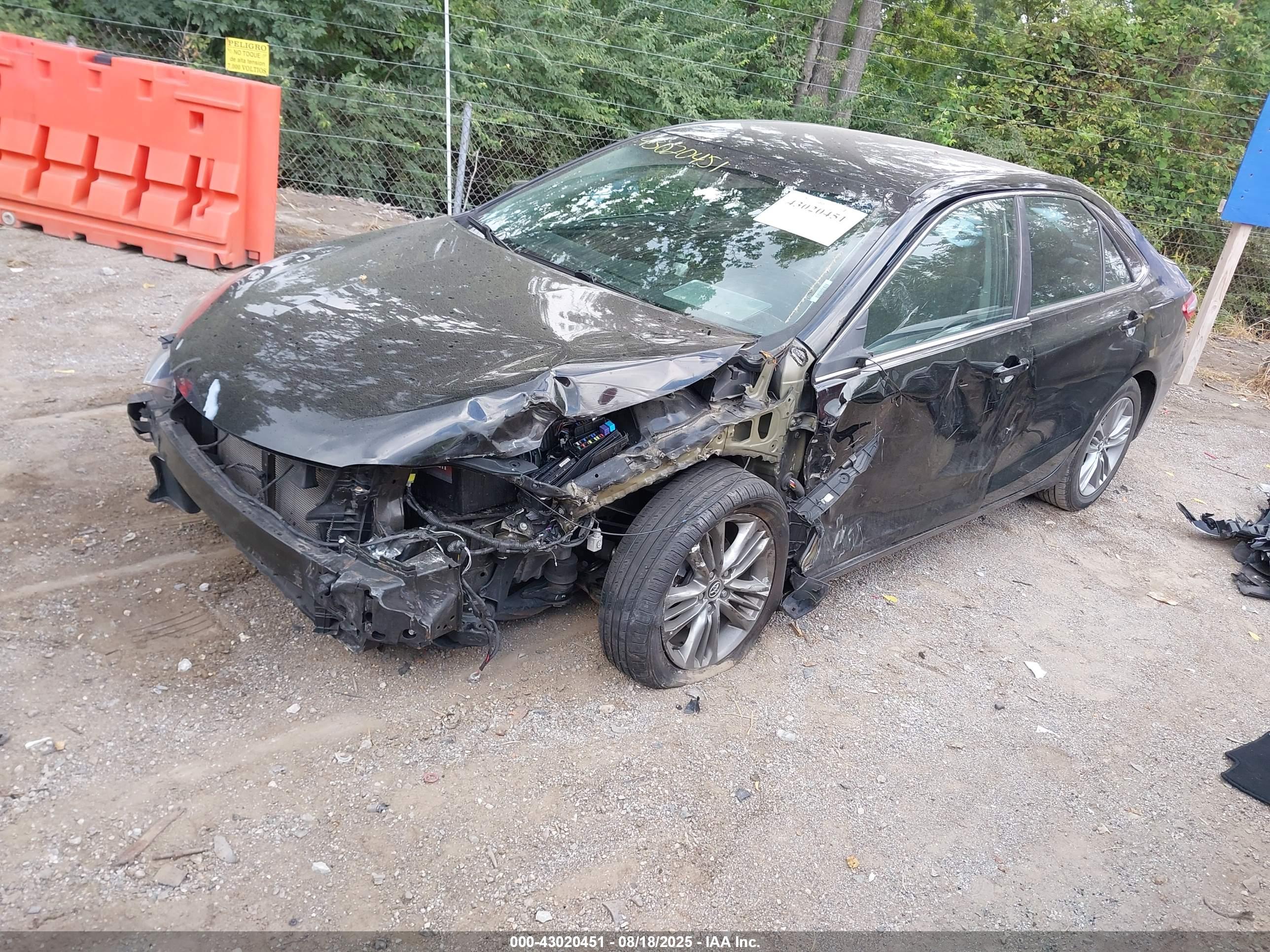 TOYOTA CAMRY image 2