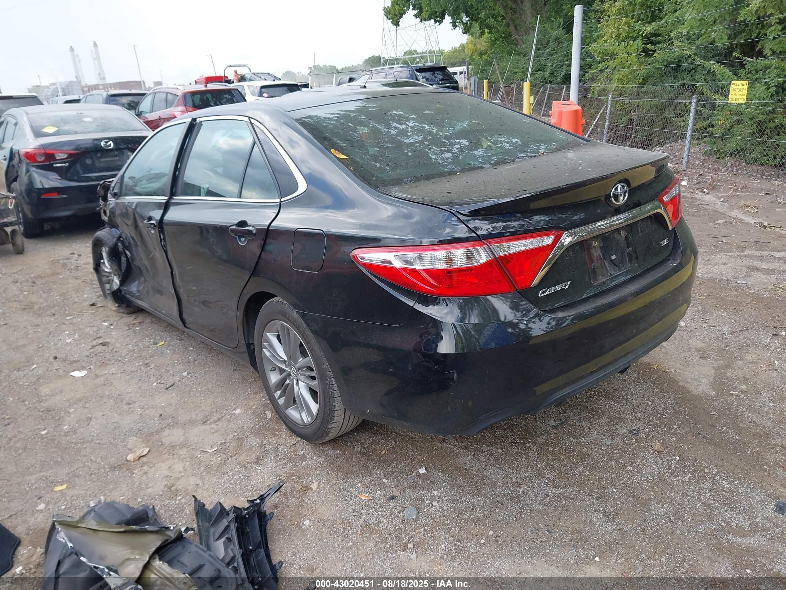 TOYOTA CAMRY image 3