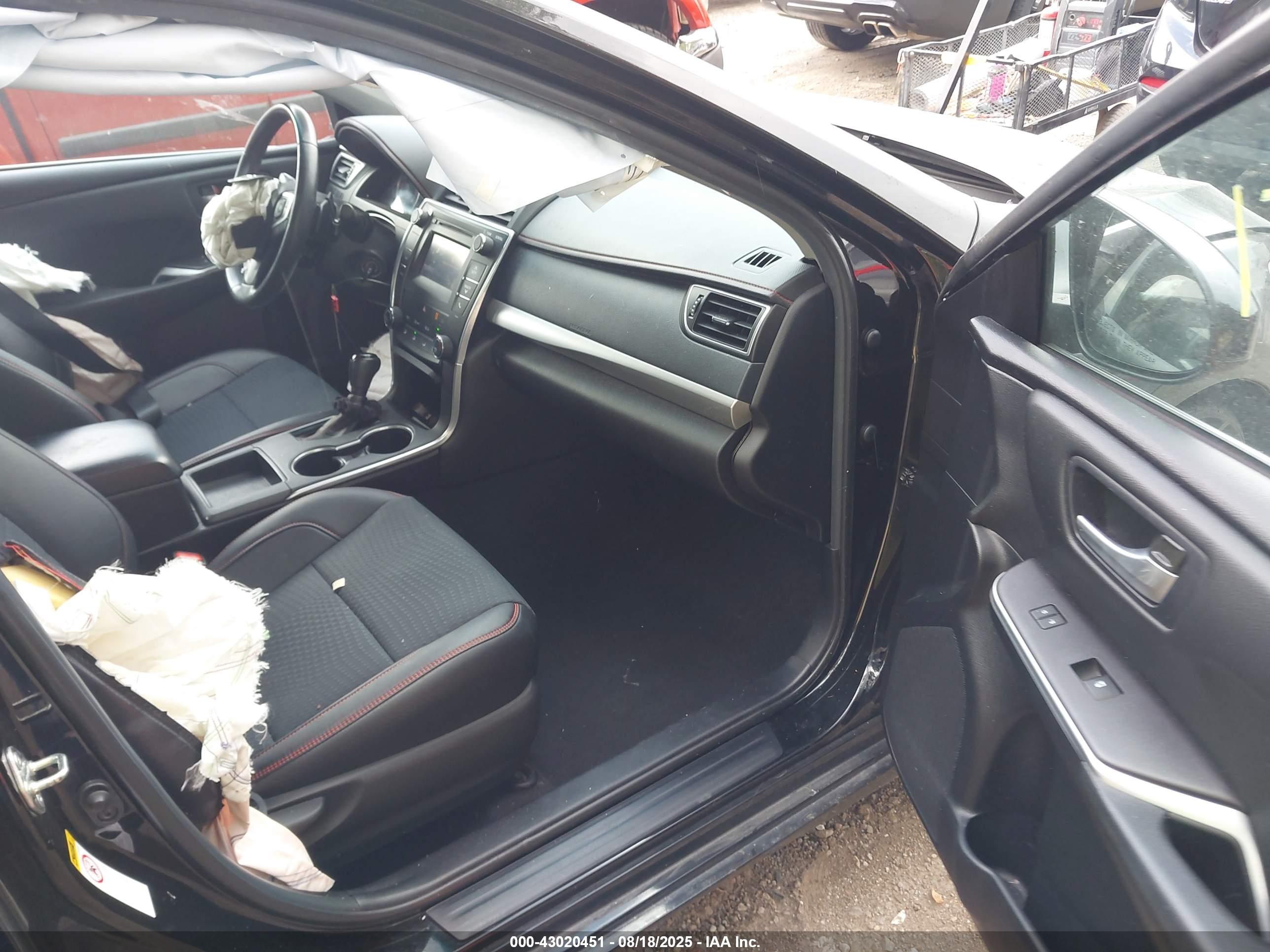 TOYOTA CAMRY image 5