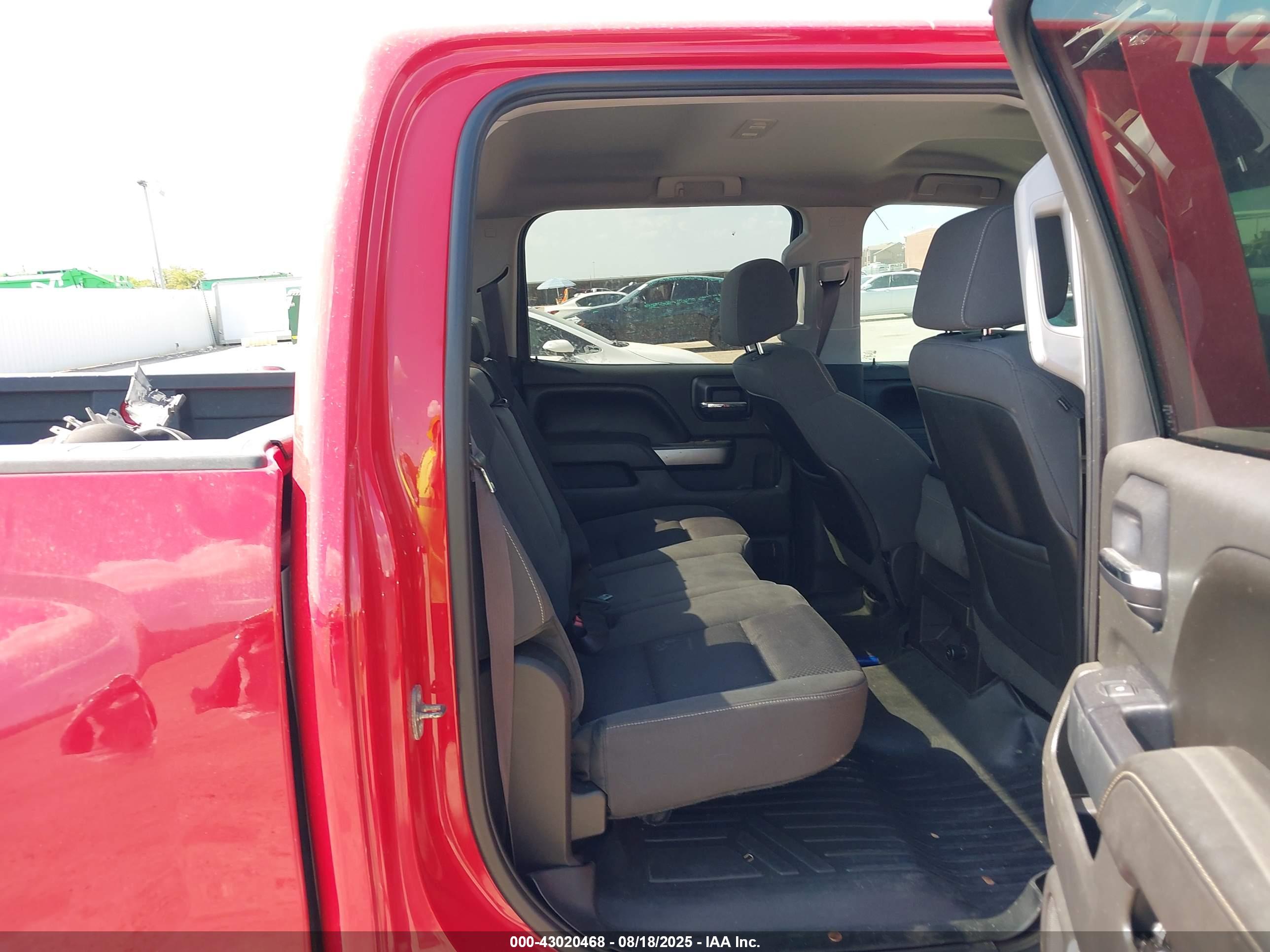 CHEVROLET SILVERADO image 8