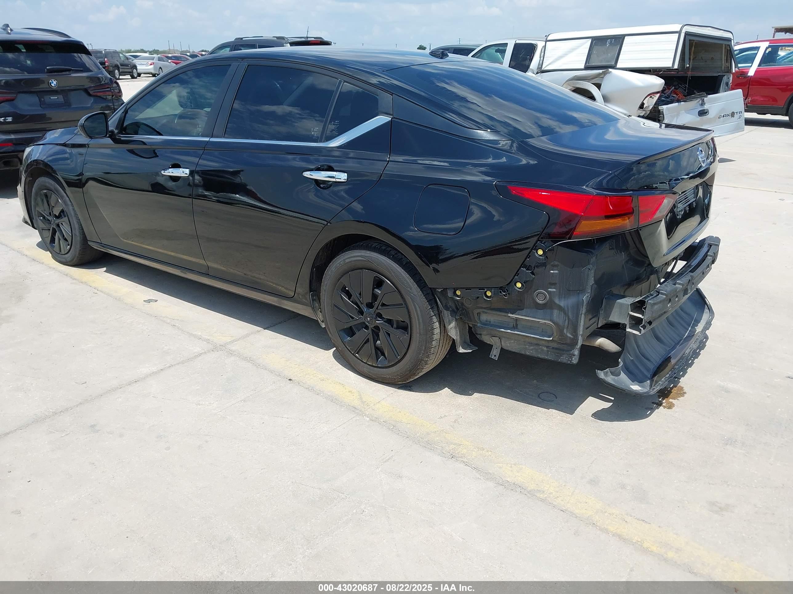 NISSAN ALTIMA image 3
