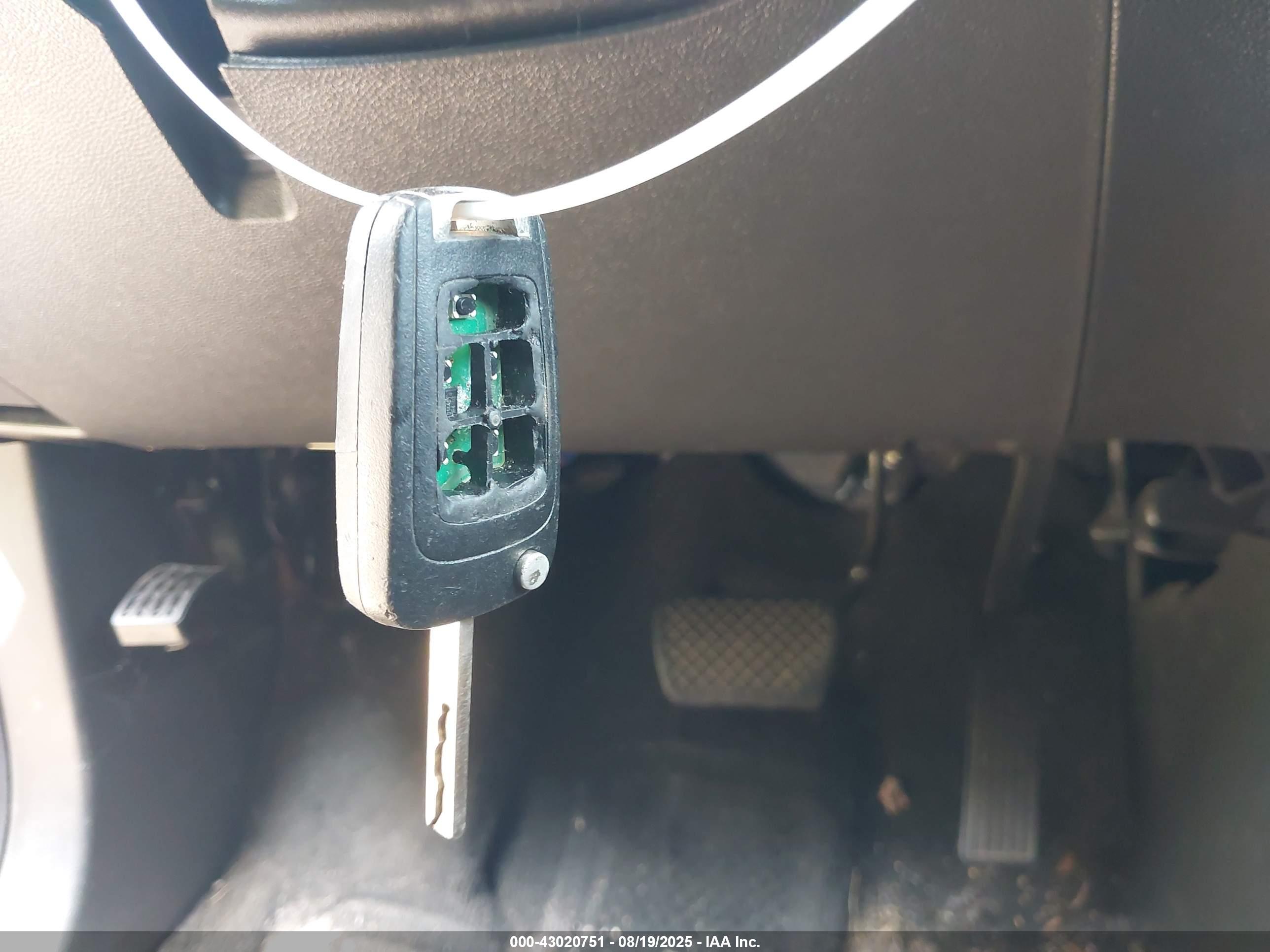CHEVROLET EQUINOX image 11