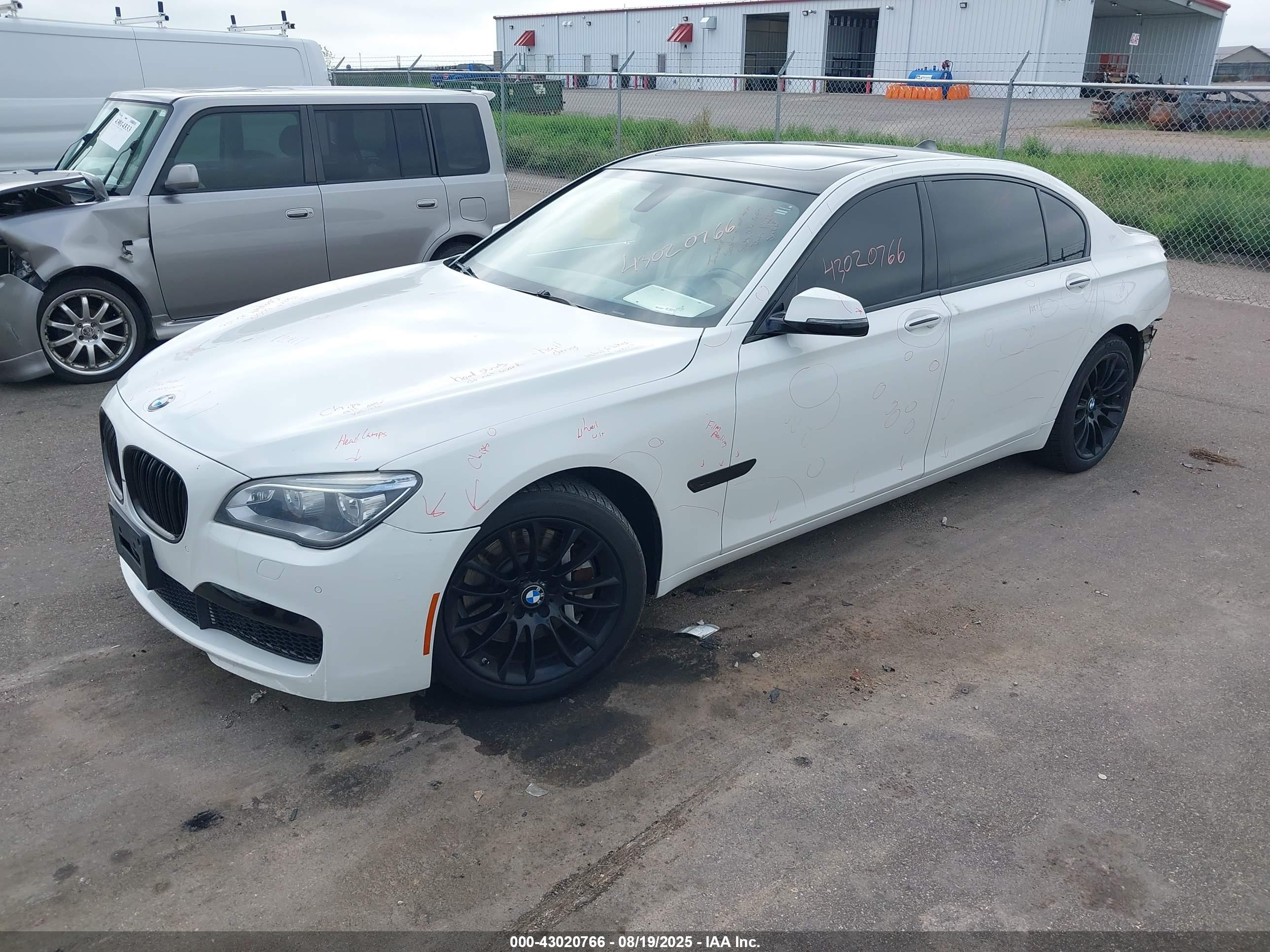 BMW 750LI image 2