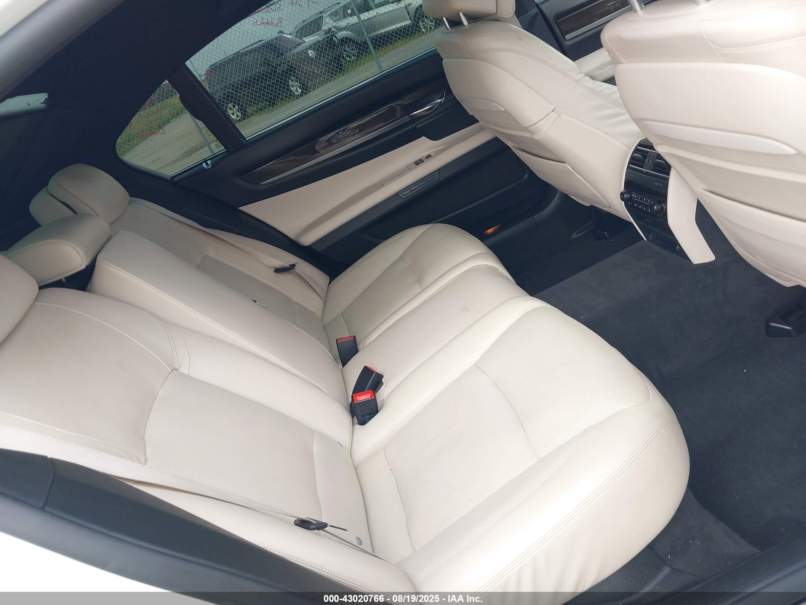 BMW 750LI image 8