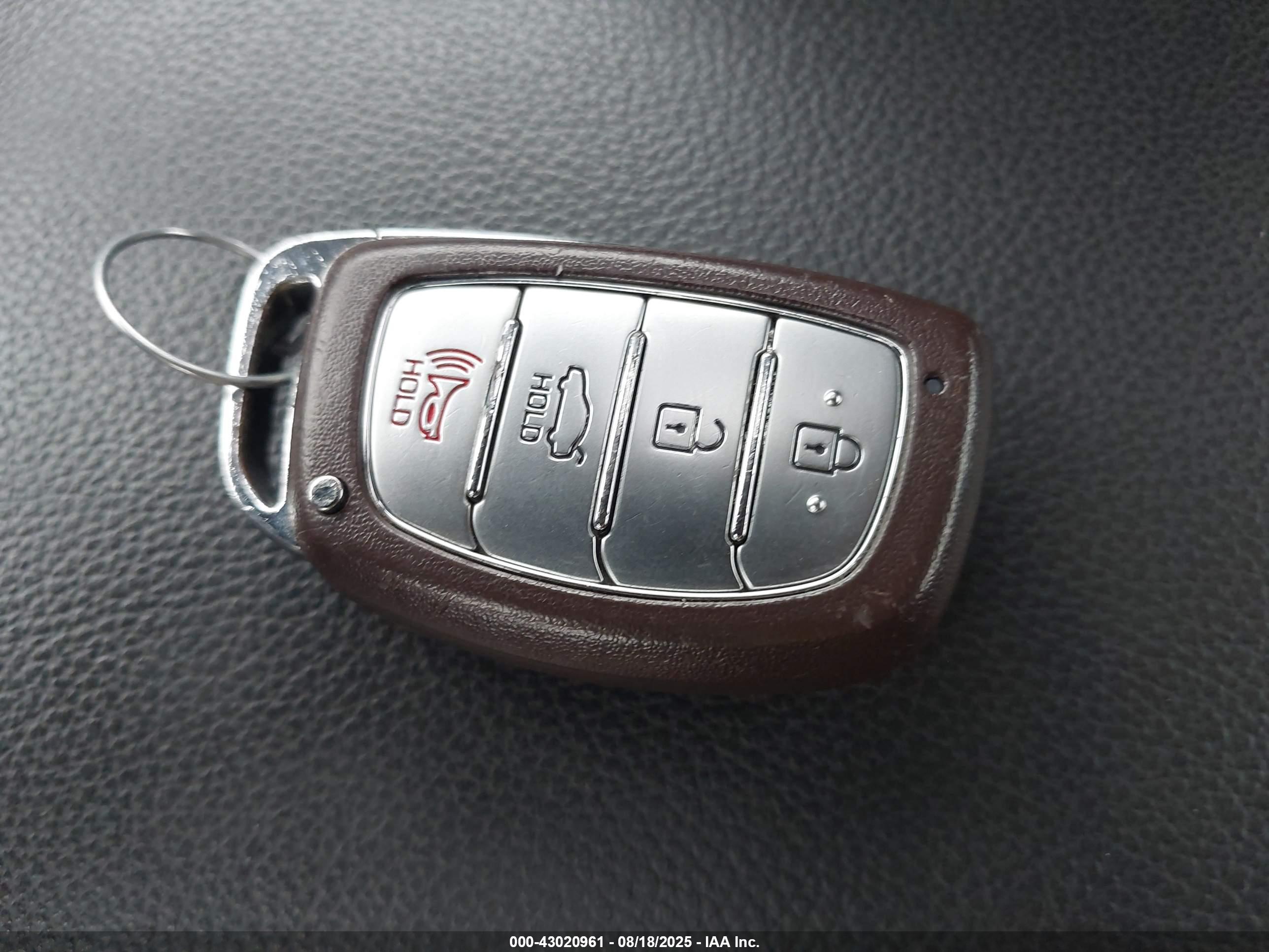 HYUNDAI ELANTRA image 11
