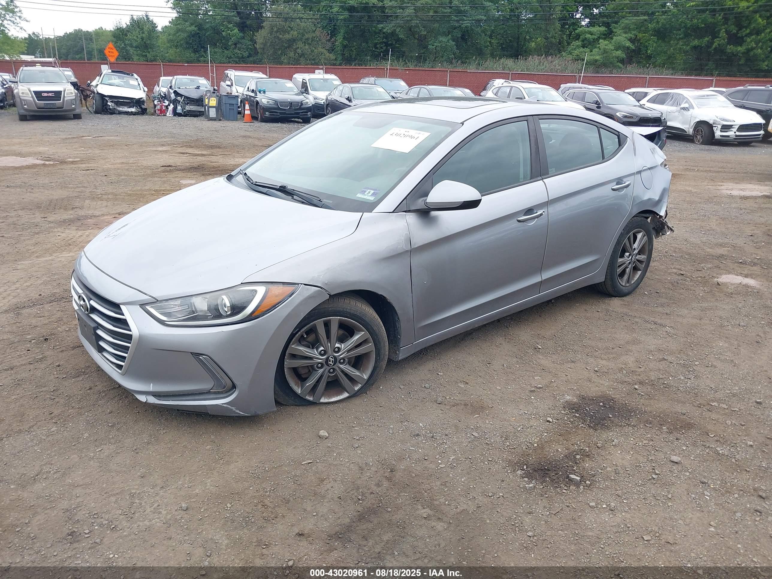 HYUNDAI ELANTRA image 2