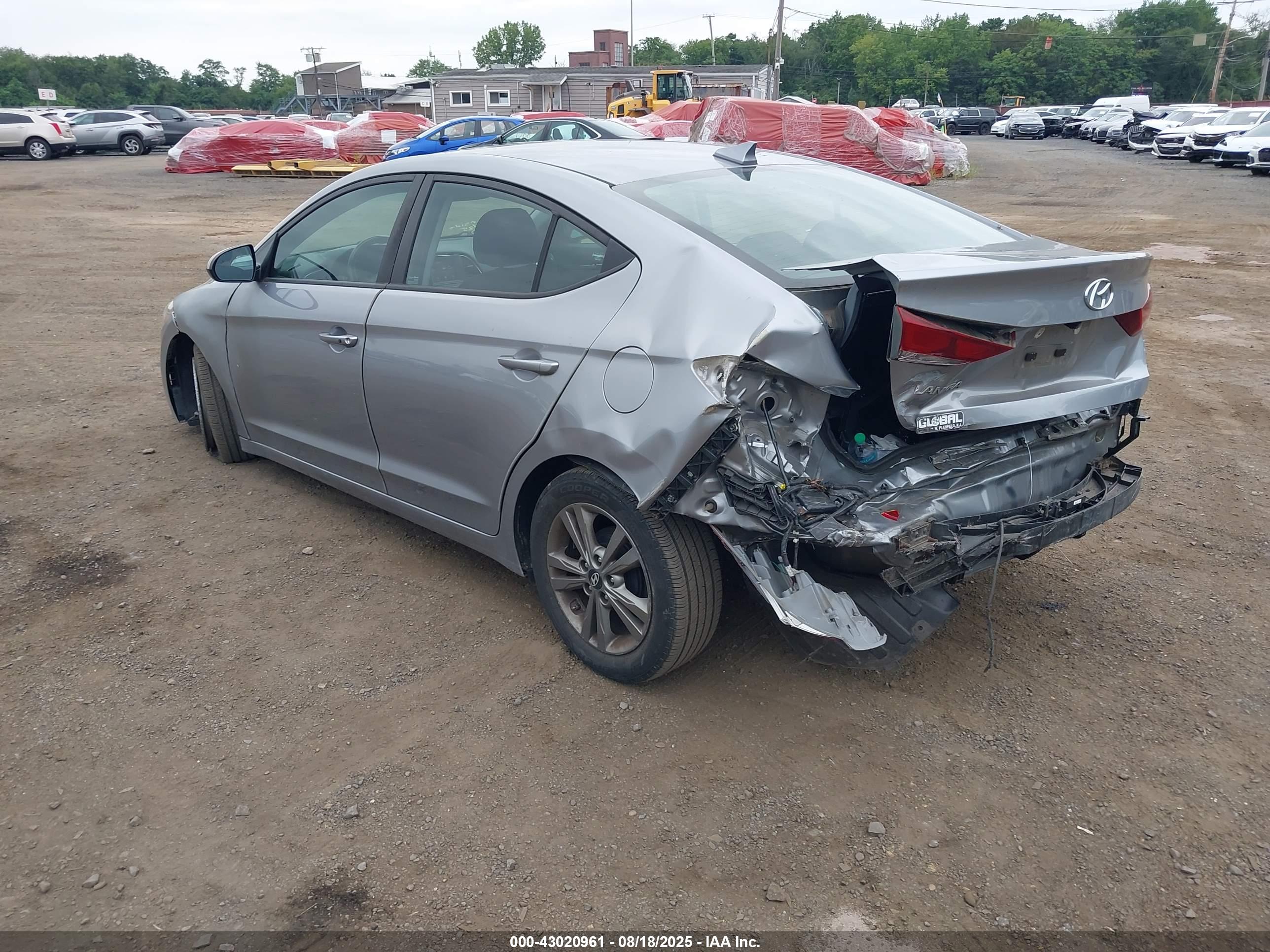 HYUNDAI ELANTRA image 3