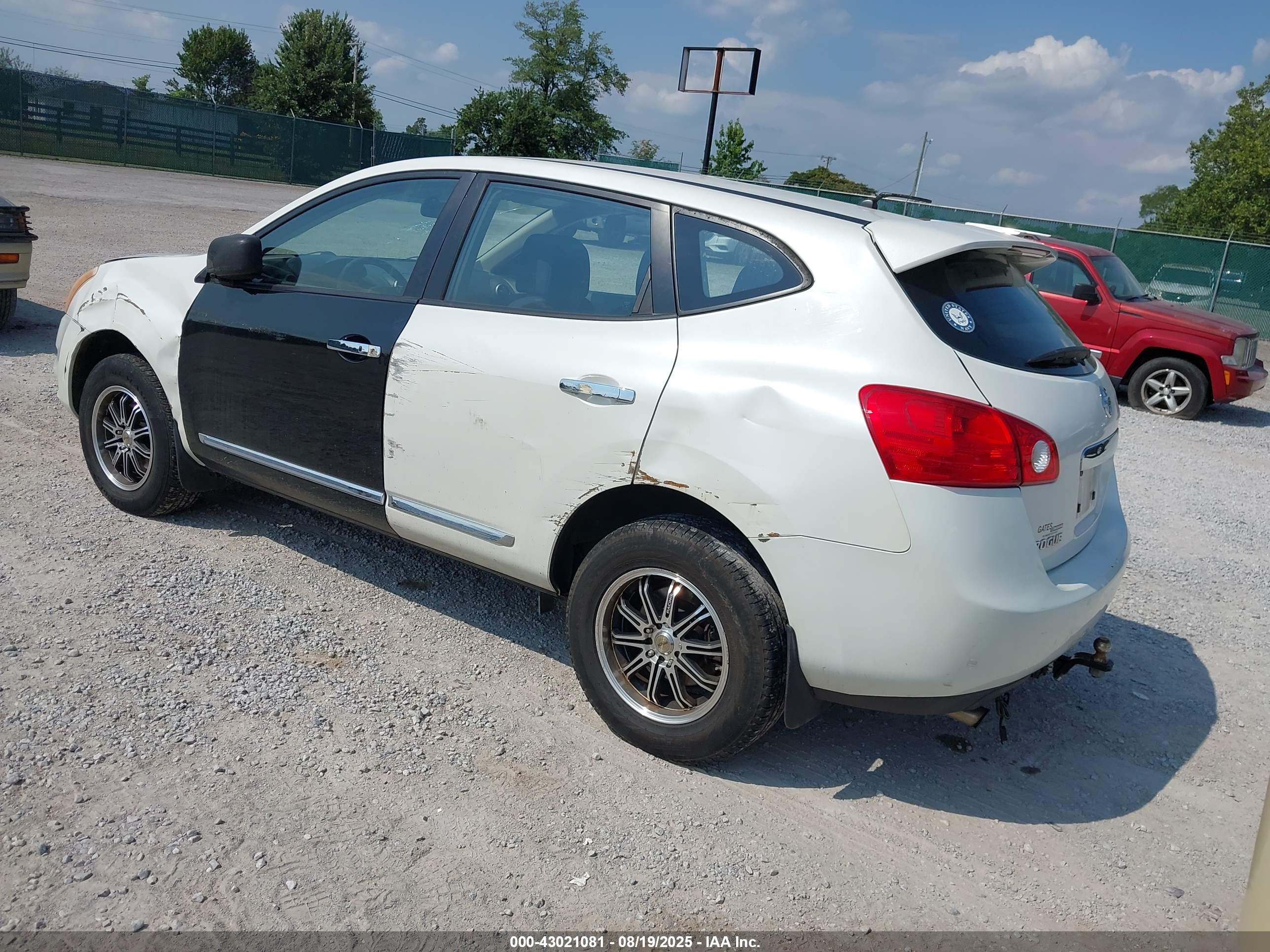 NISSAN ROGUE image 3