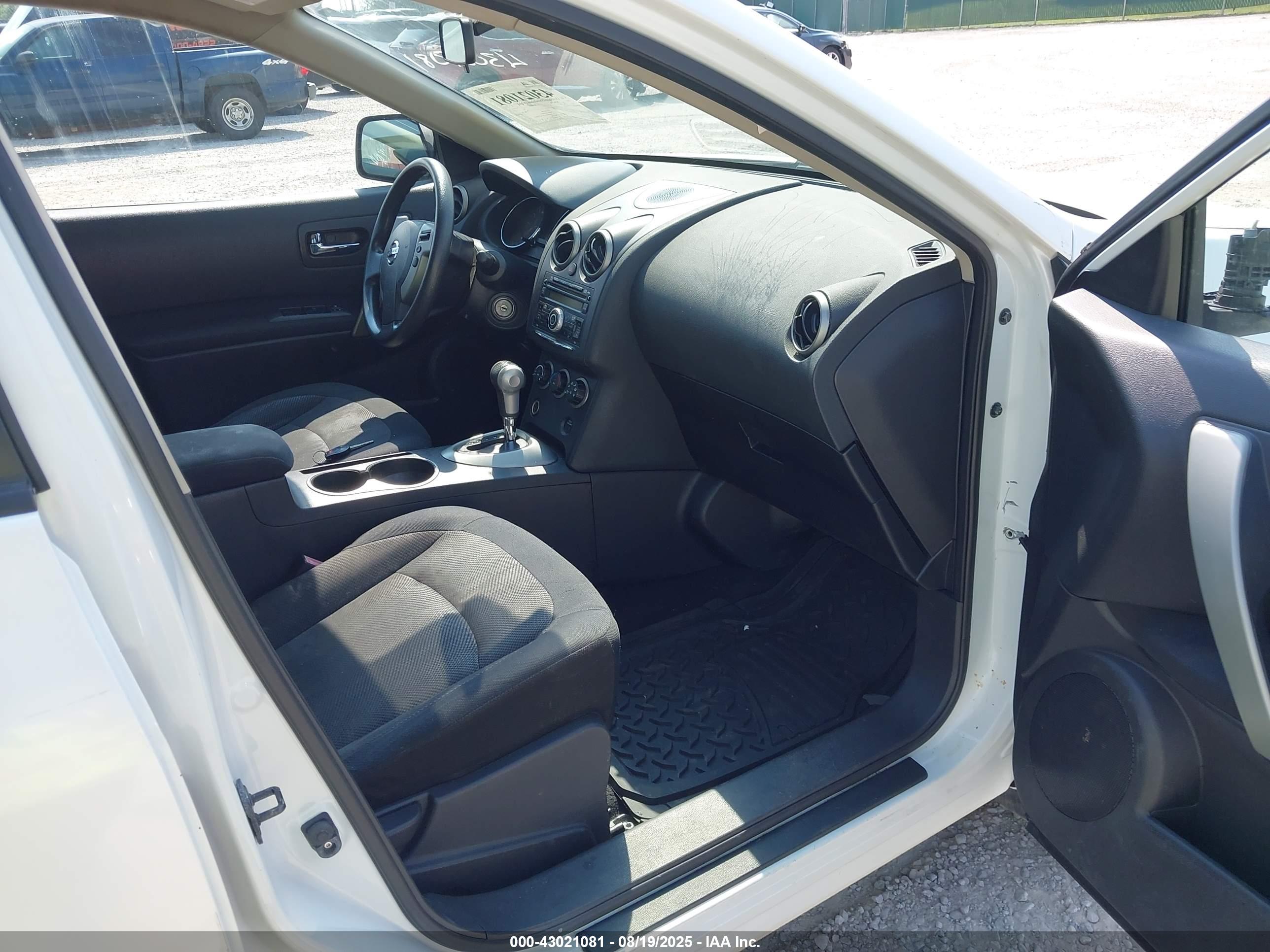 NISSAN ROGUE image 5