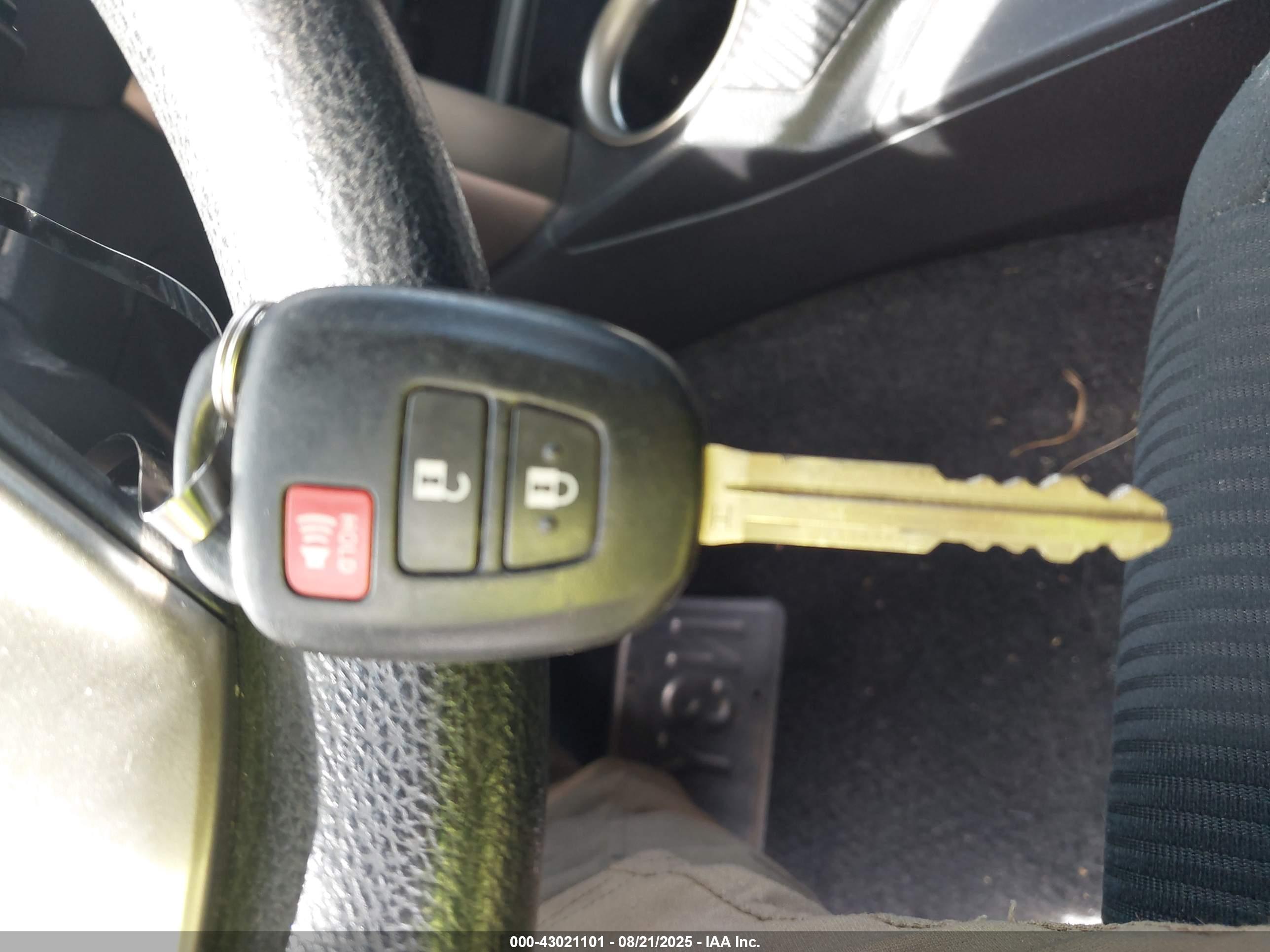 TOYOTA RAV4 image 11