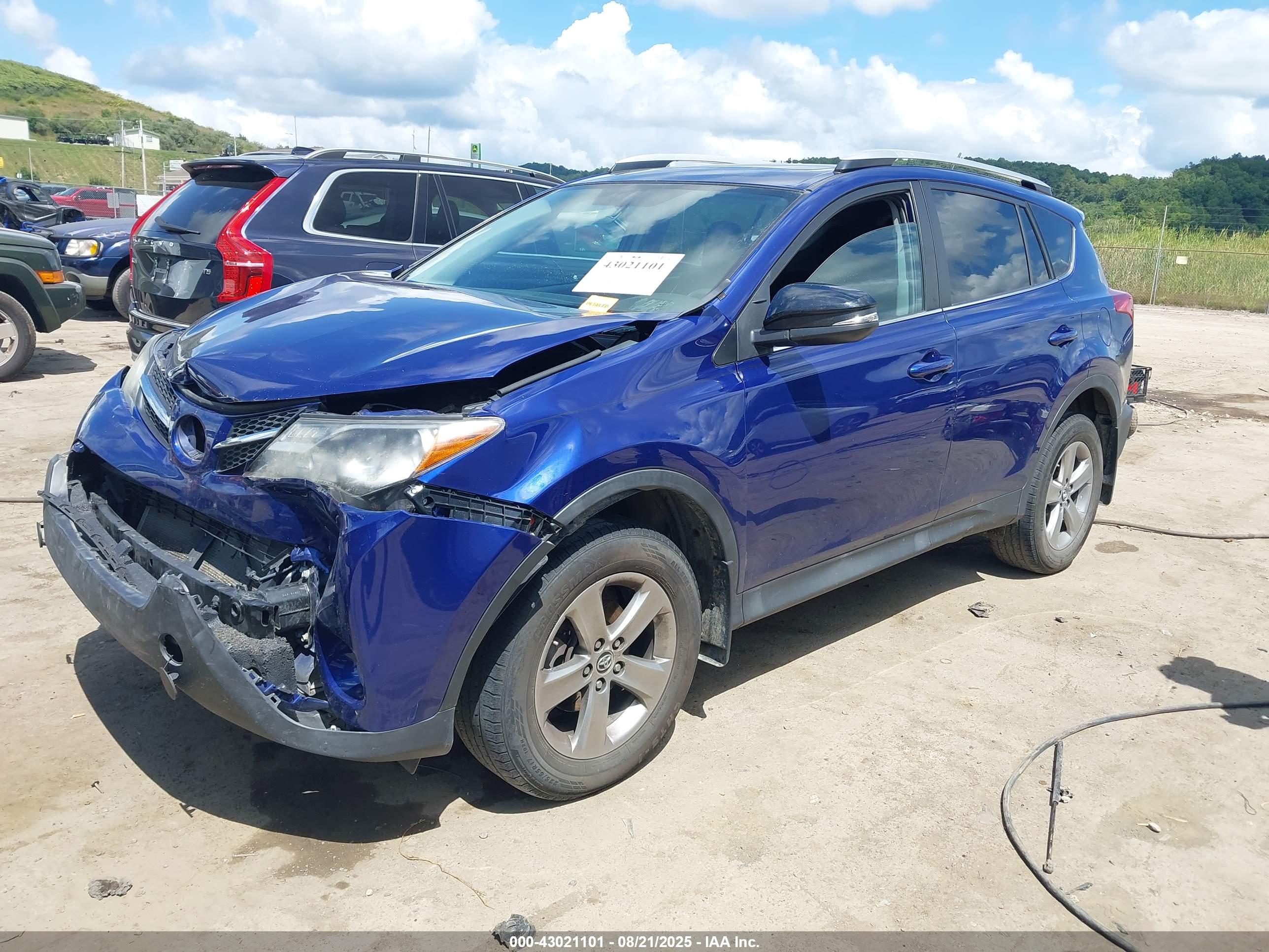 TOYOTA RAV4 image 2