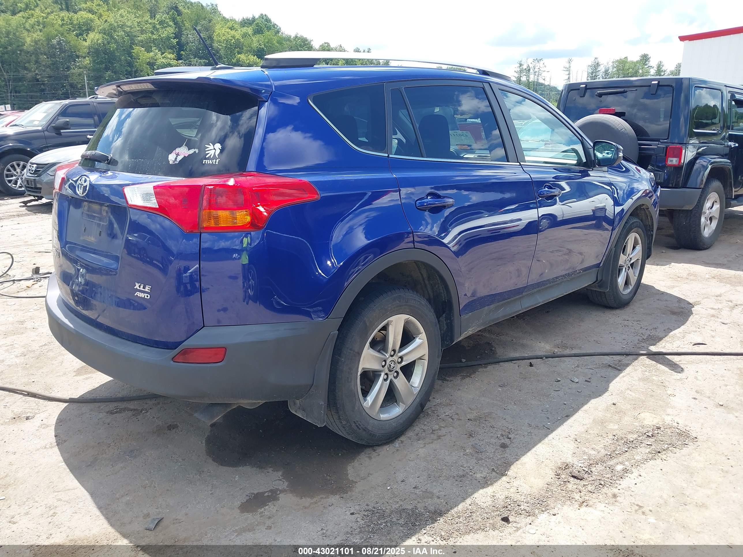 TOYOTA RAV4 image 4