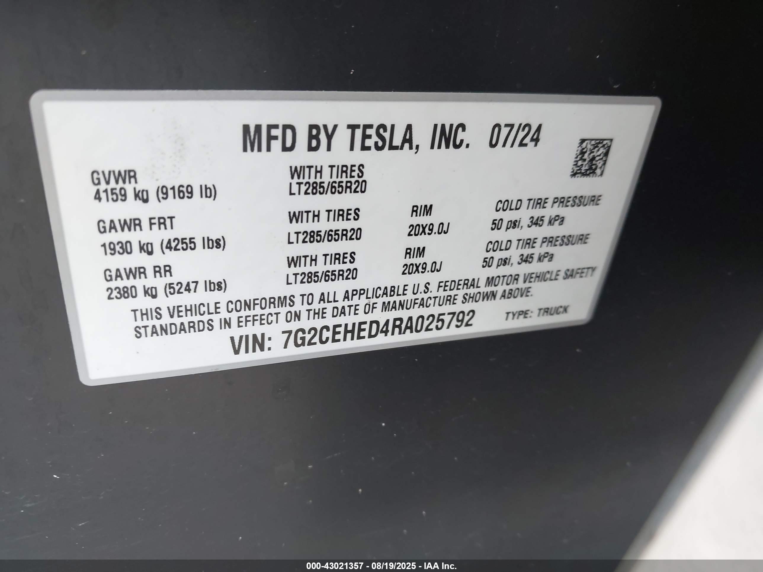 TESLA CYBERTRUCK image 9