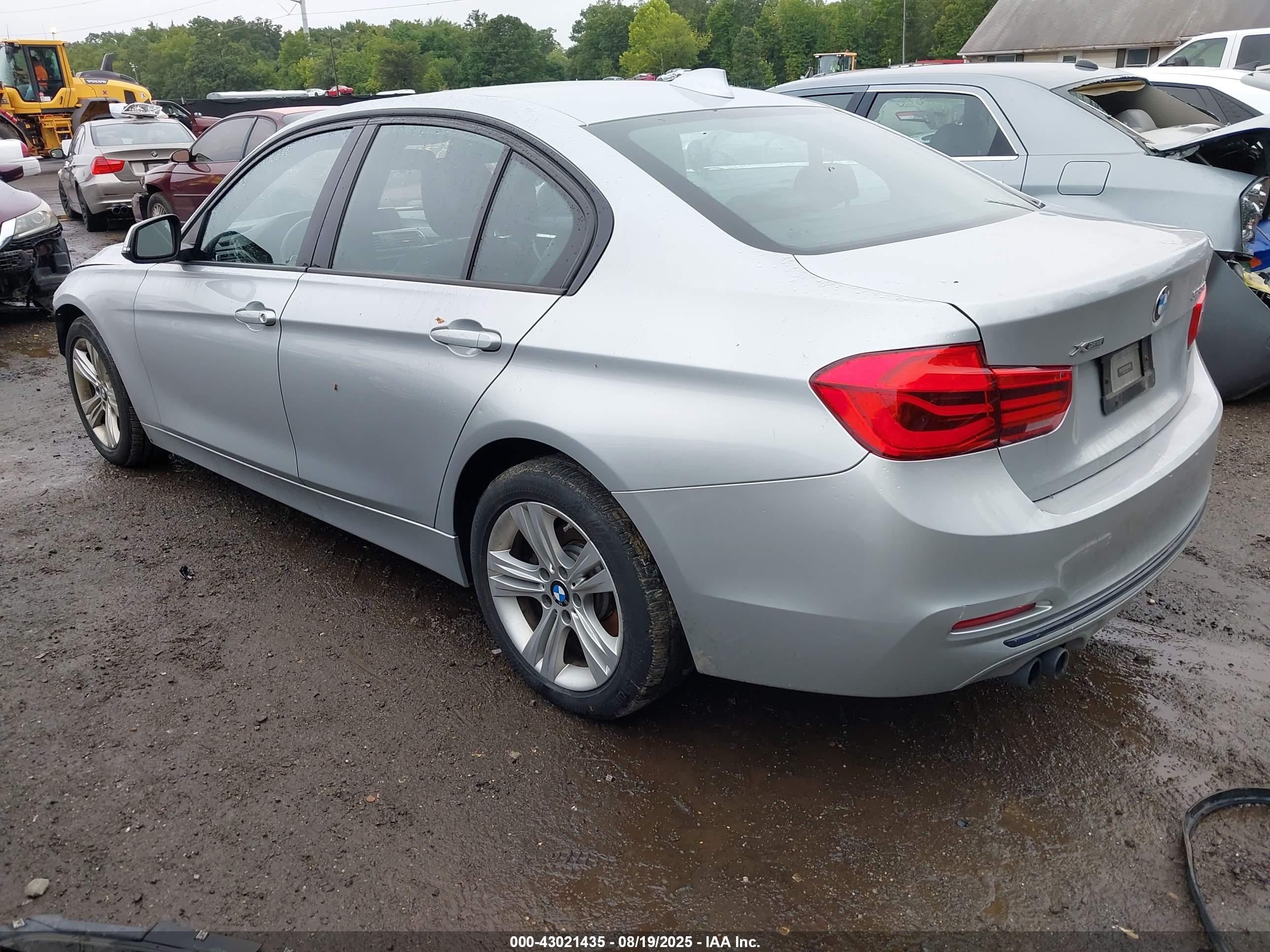 BMW 328I image 3