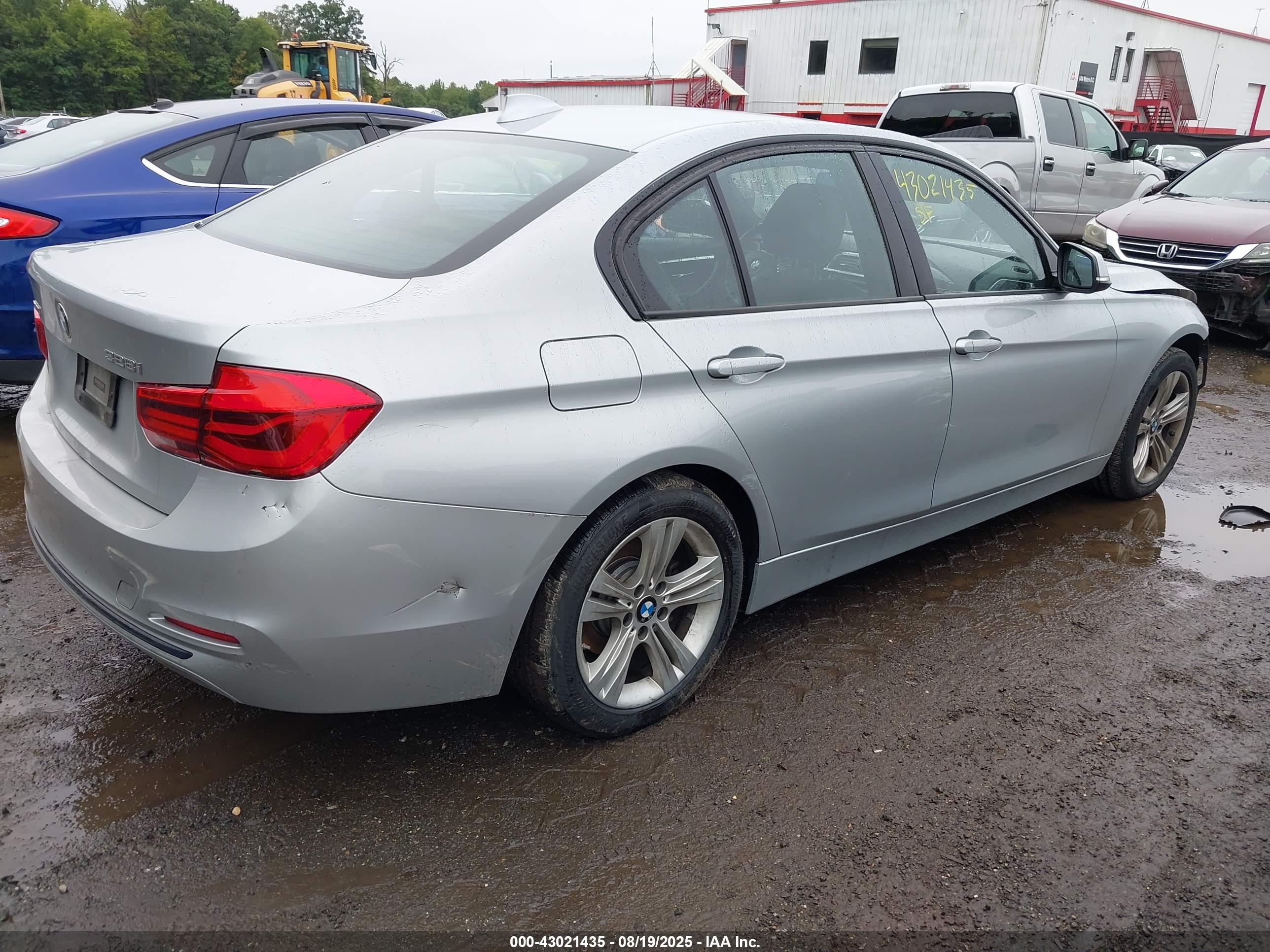 BMW 328I image 4