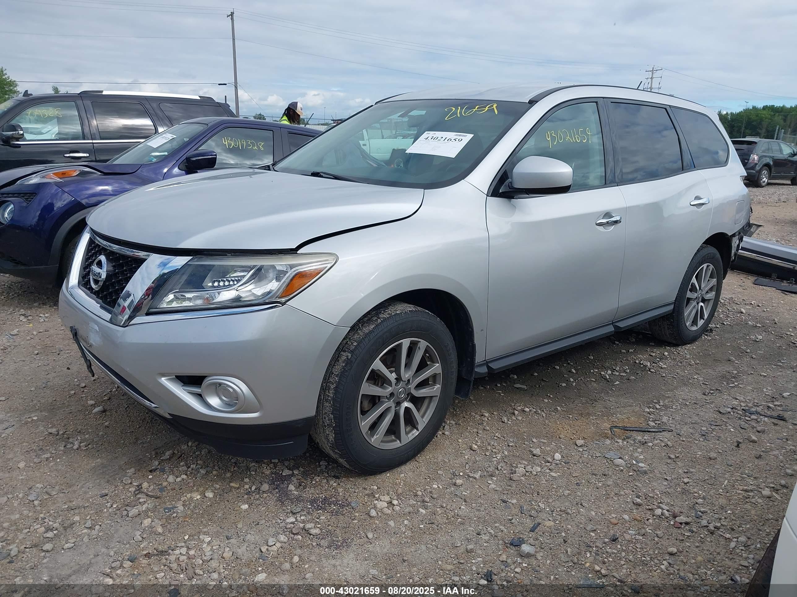 NISSAN PATHFINDER image 2
