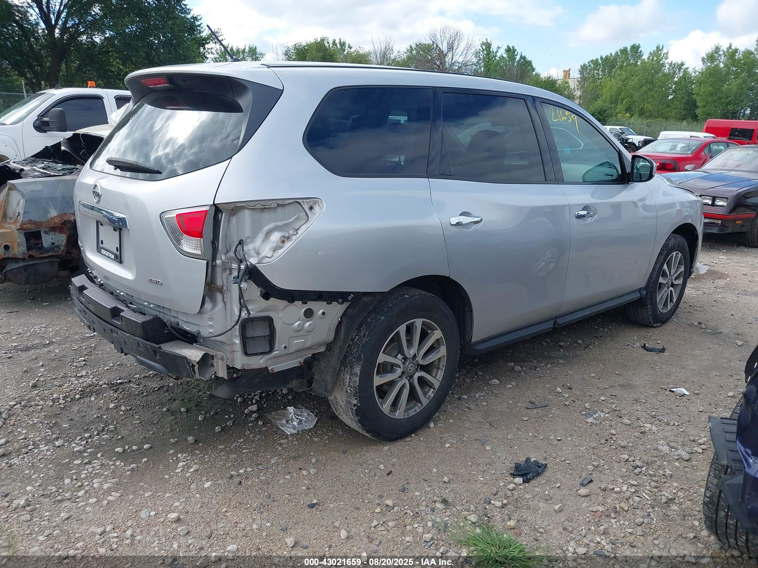 NISSAN PATHFINDER image 4
