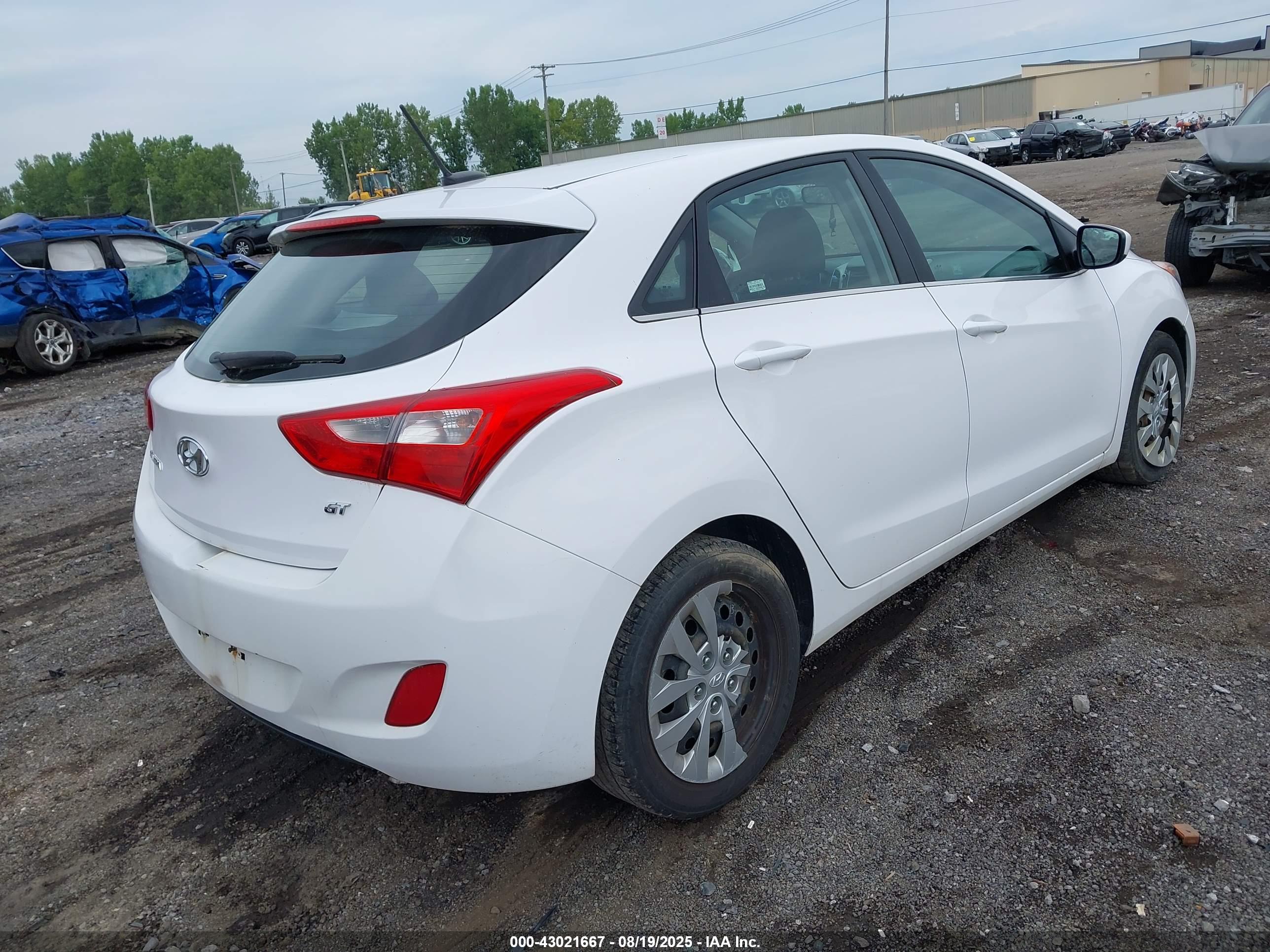 HYUNDAI ELANTRA image 4