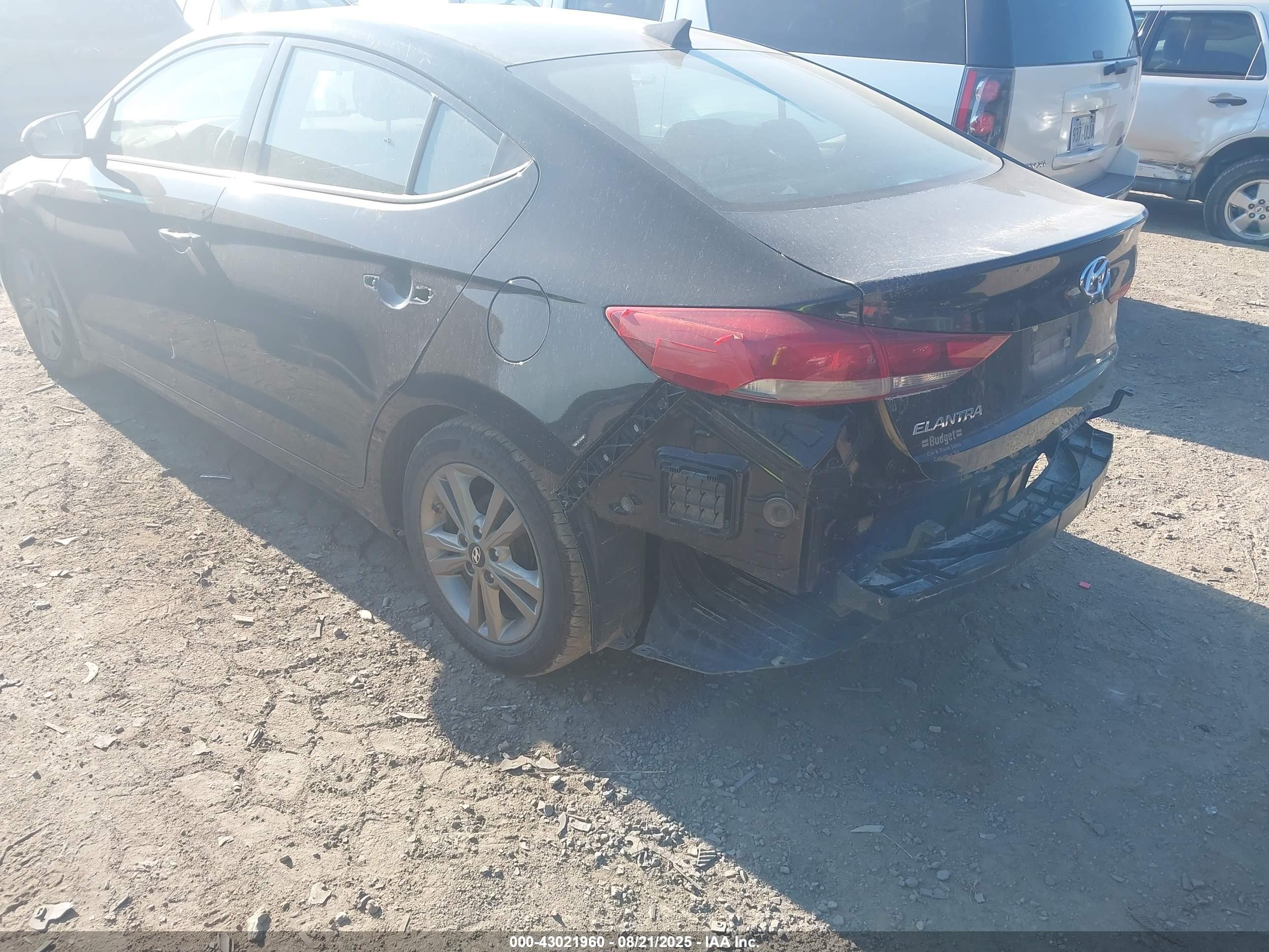 HYUNDAI ELANTRA image 6