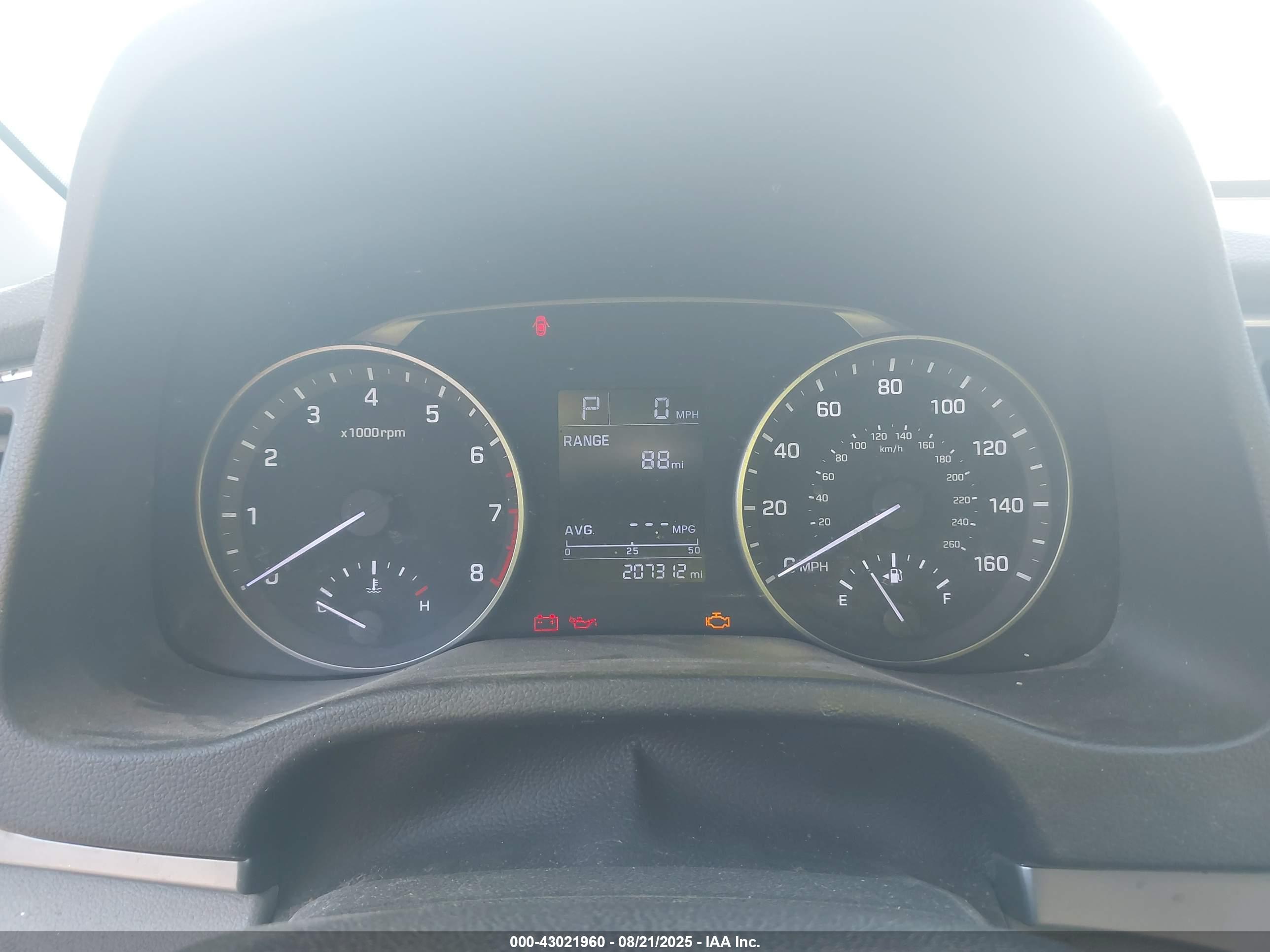 HYUNDAI ELANTRA image 7