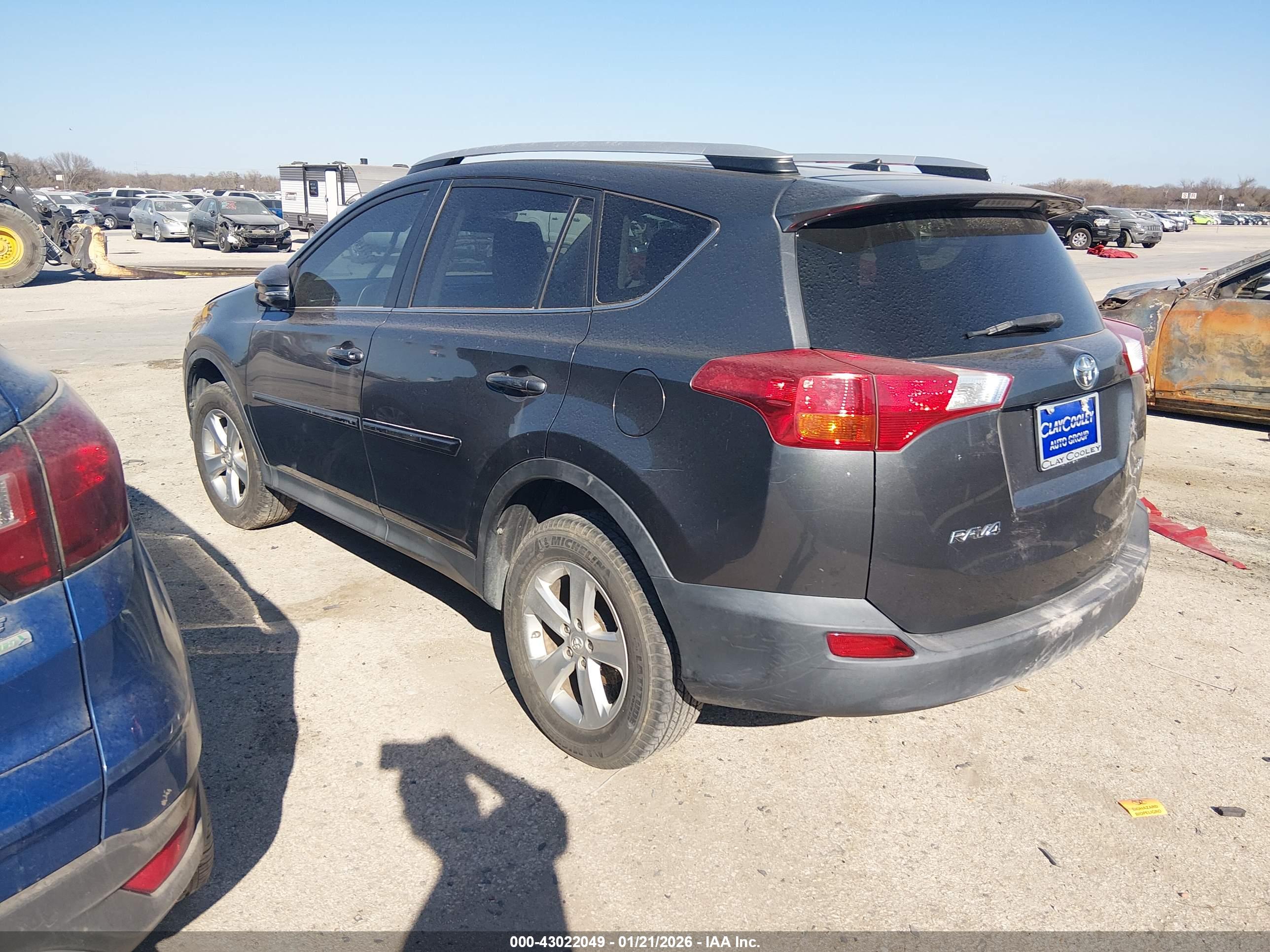 TOYOTA RAV4 image 3