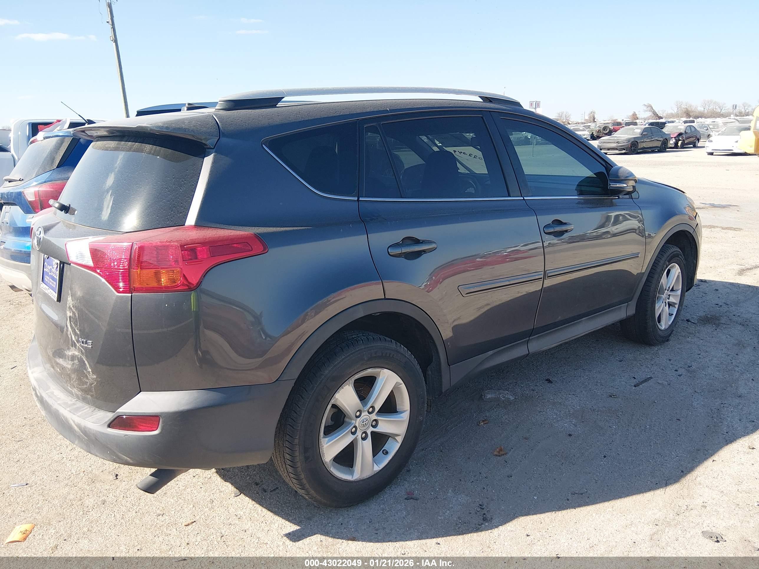 TOYOTA RAV4 image 4
