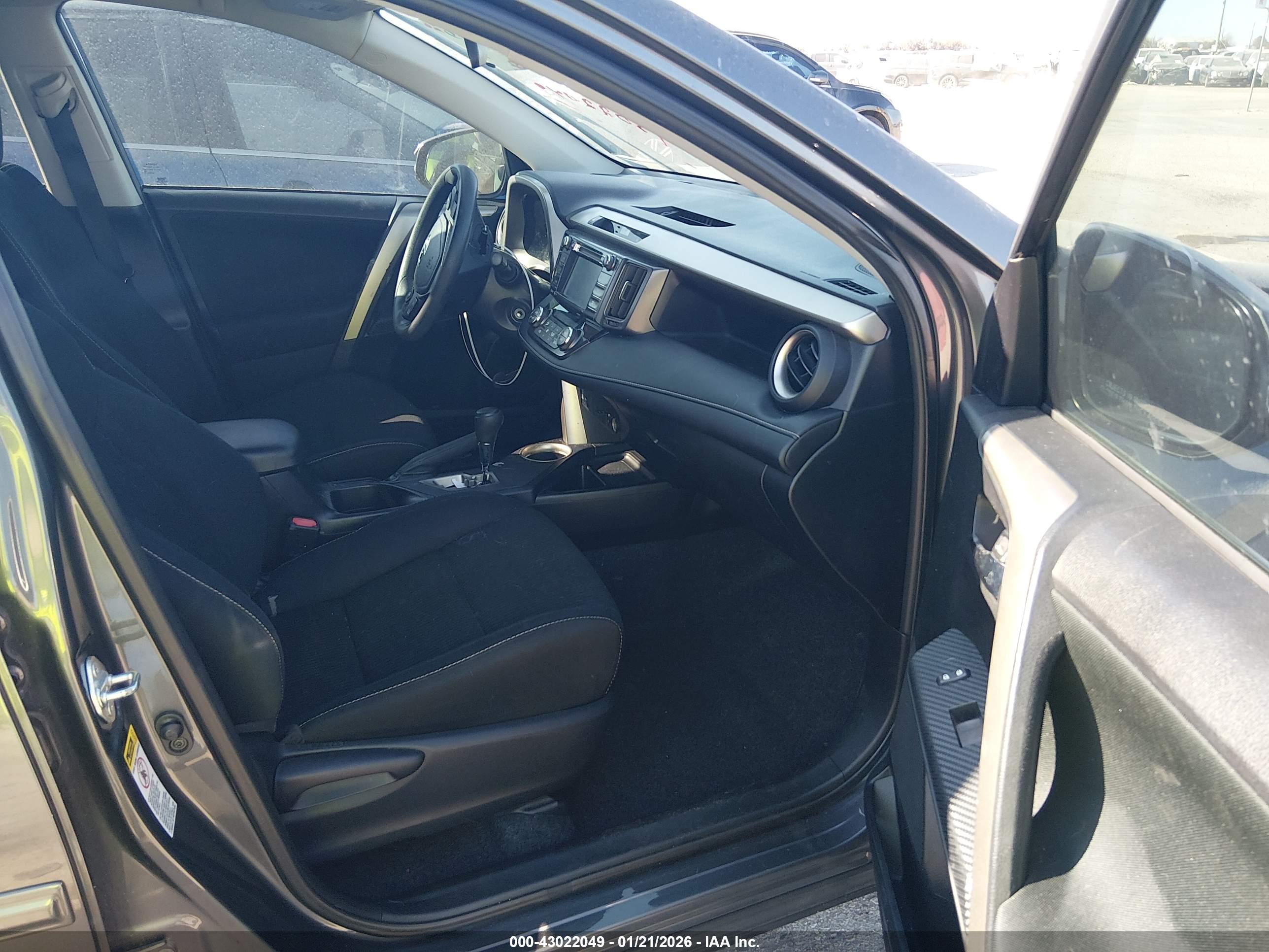 TOYOTA RAV4 image 5