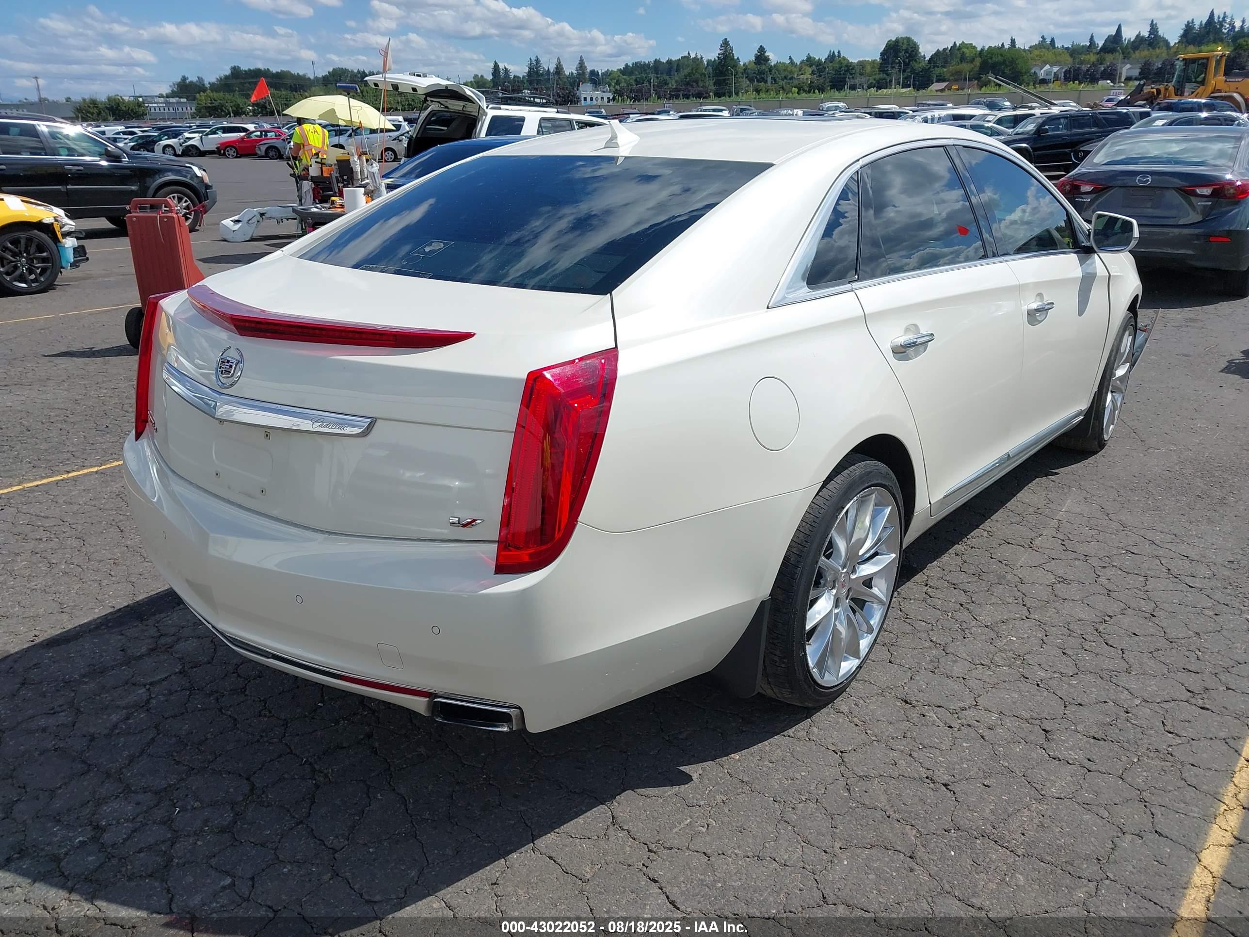 CADILLAC XTS image 4
