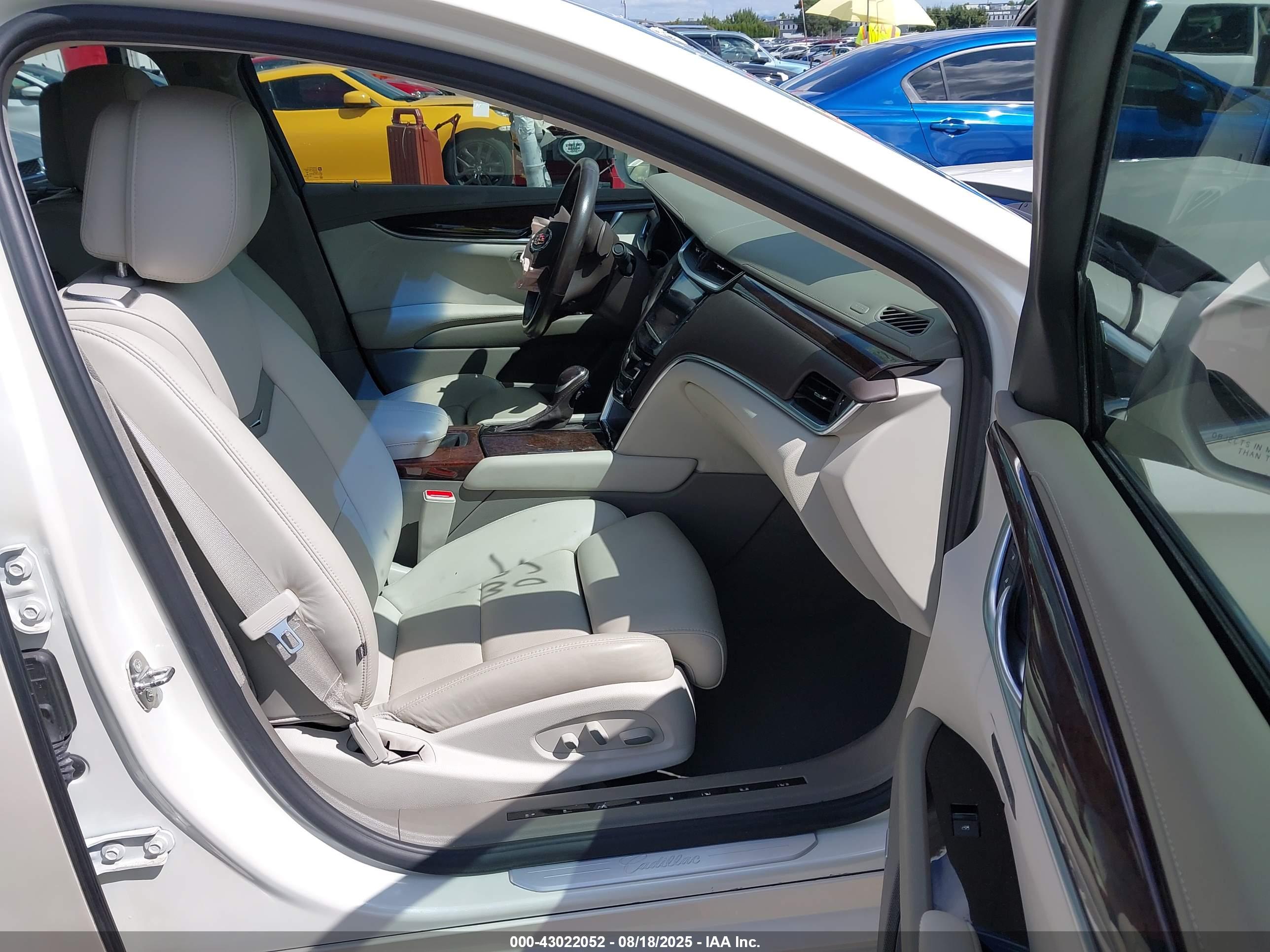 CADILLAC XTS image 5