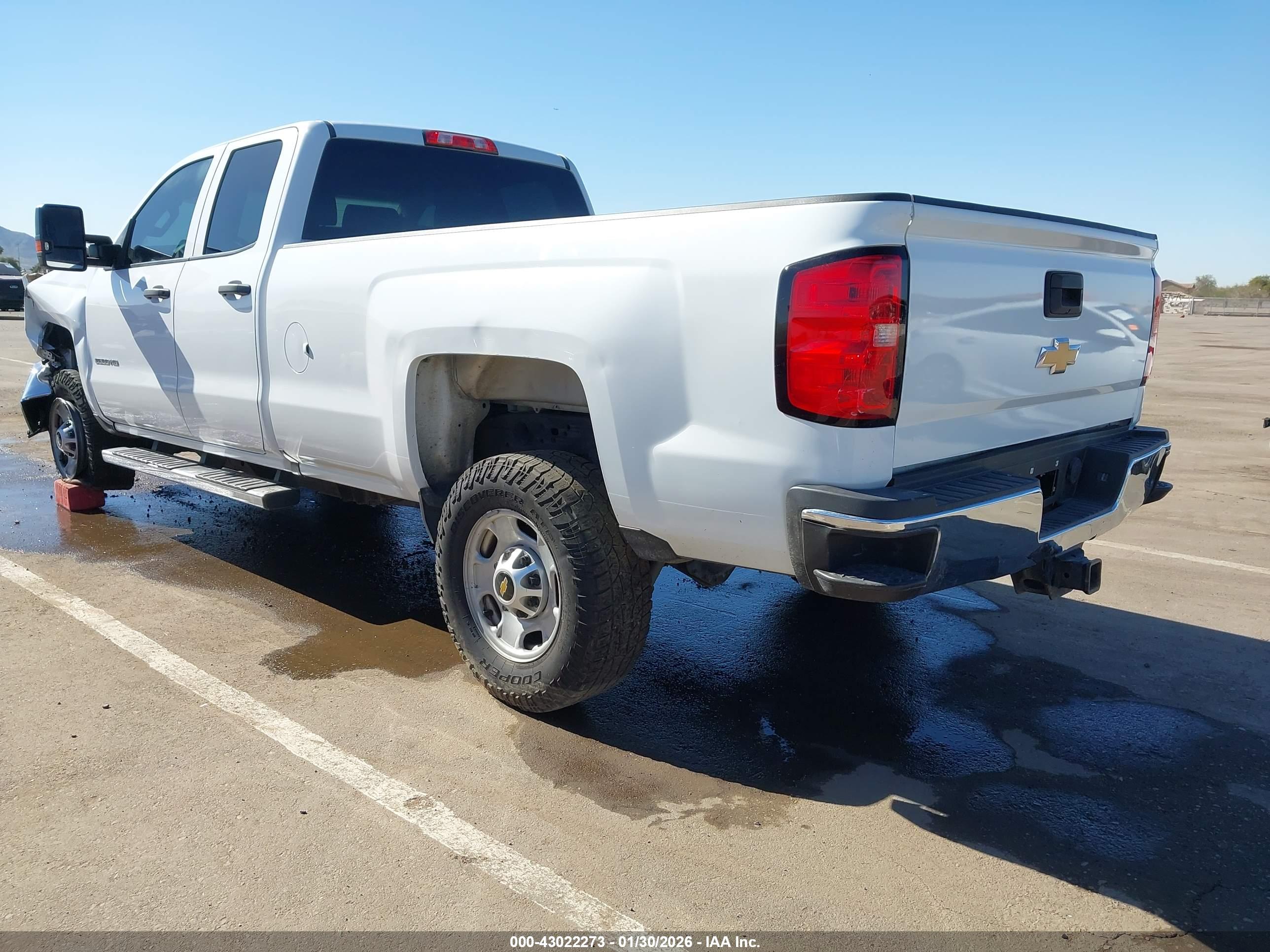 CHEVROLET SILVERADO image 3